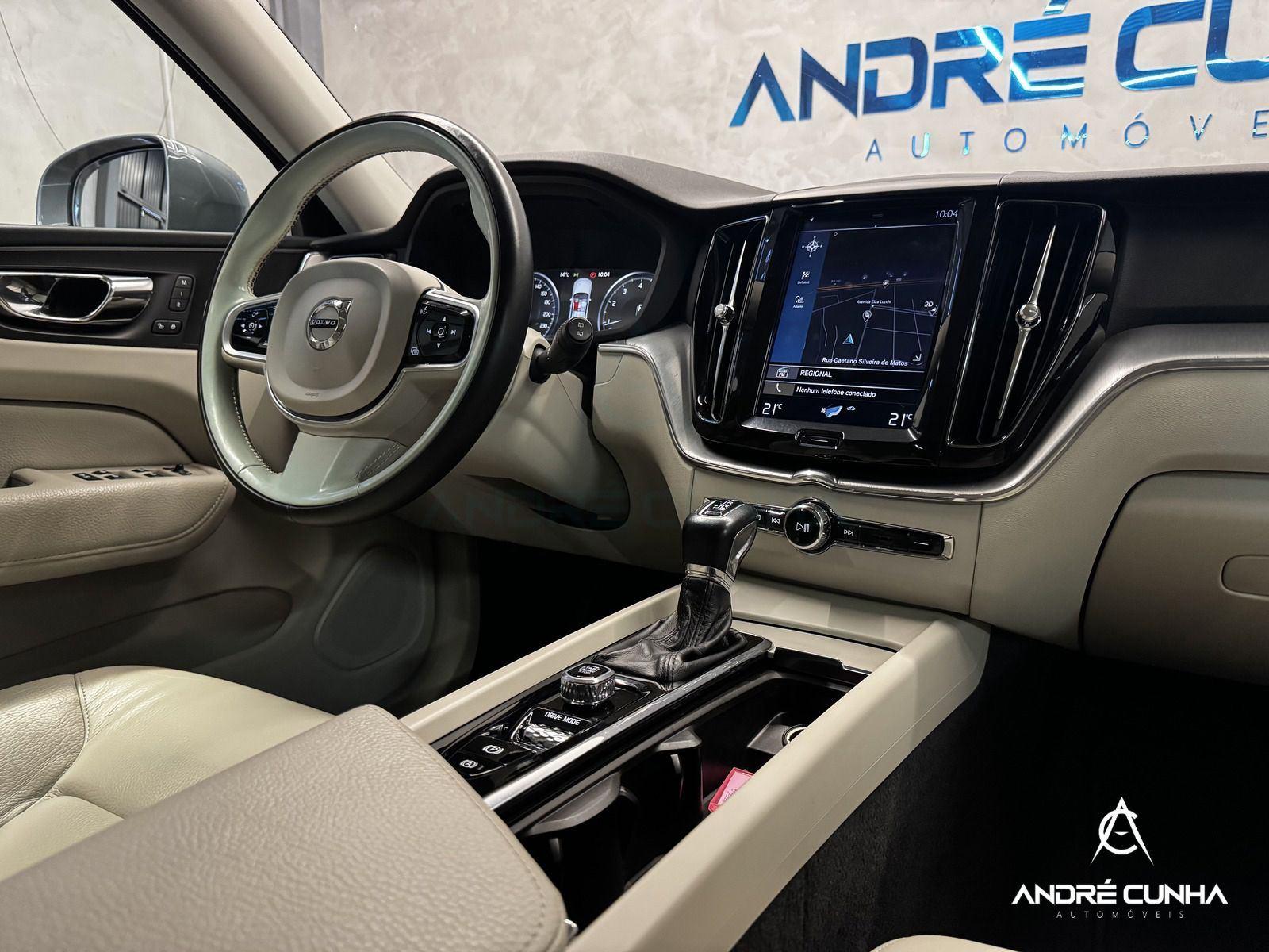 Foto numero 10 do veiculo Volvo XC60 T-5 MOMENTUM 2.0 254cv AWD 5p  - Cinza - 2018/2019