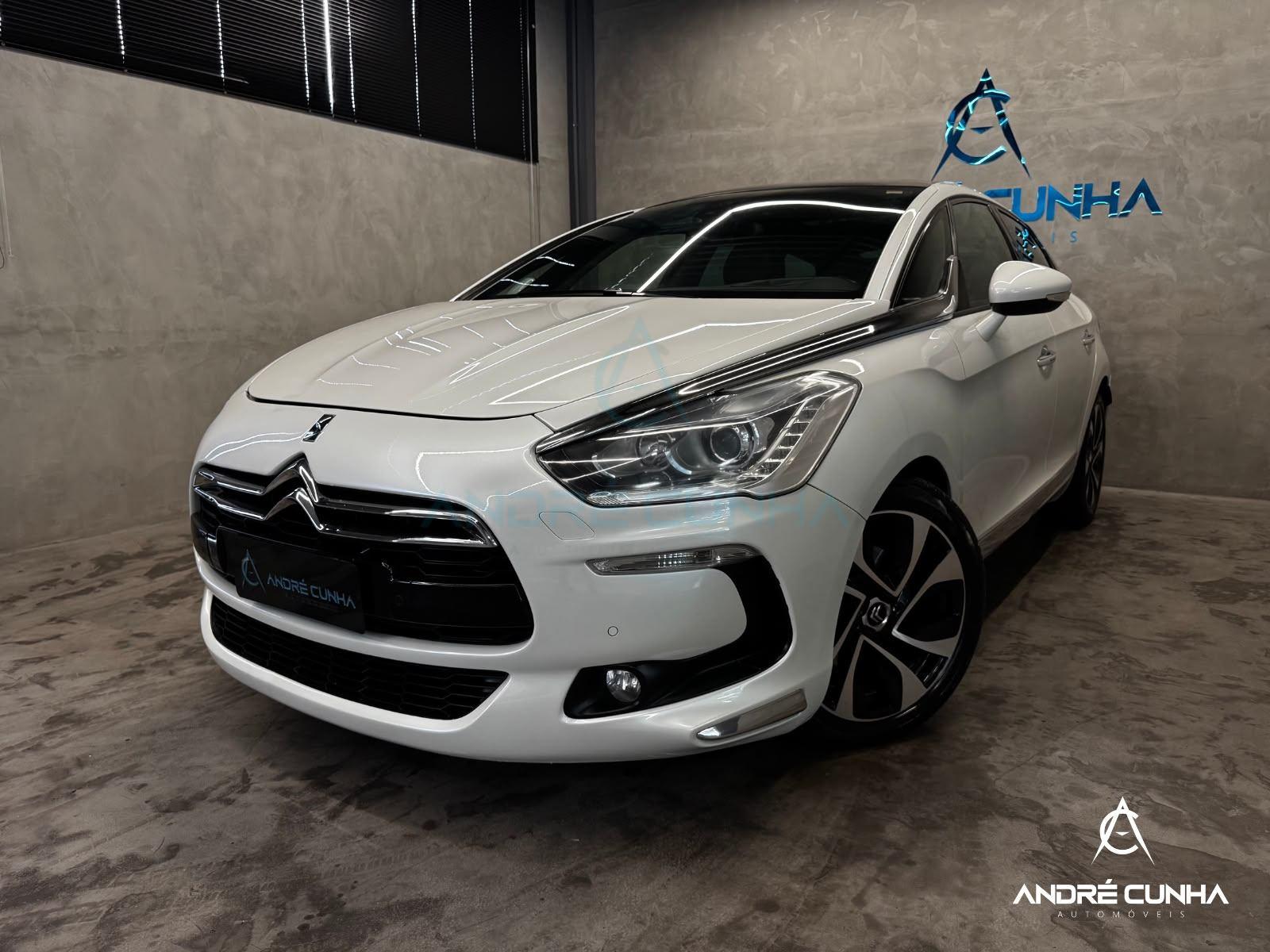 Foto numero 2 do veiculo Citroën DS5 1.6 So Chic Turbo 16V 5p Aut.  - Branca - 2014/2015