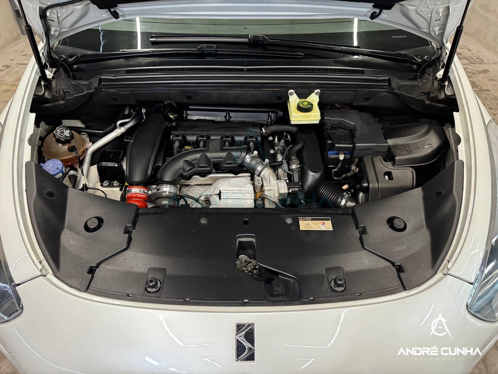 Foto numero 19 do veiculo Citroën DS5 1.6 So Chic Turbo 16V 5p Aut.  - Branca - 2014/2015