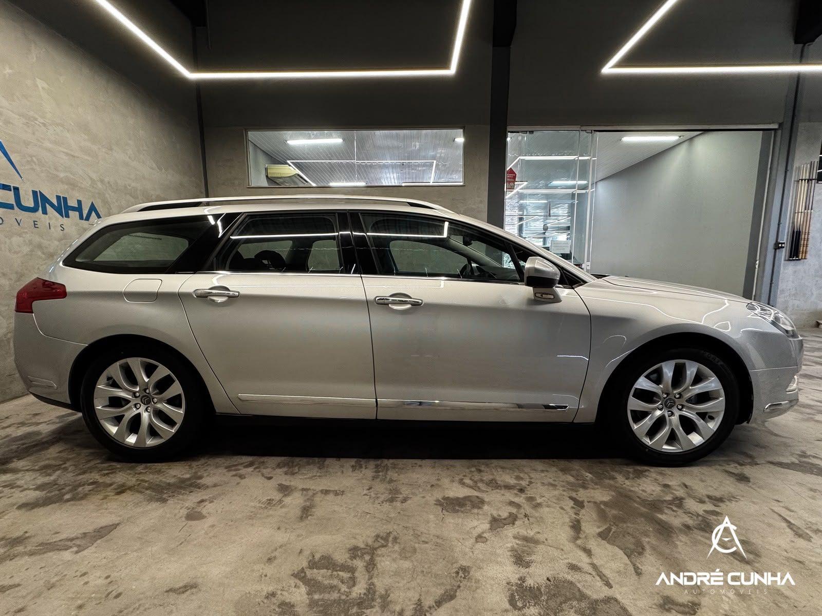Foto numero 7 do veiculo Citroën C5 Tourer Exclusive 2.0 16V 5p Aut. 2011 - Prata - 2010/2011