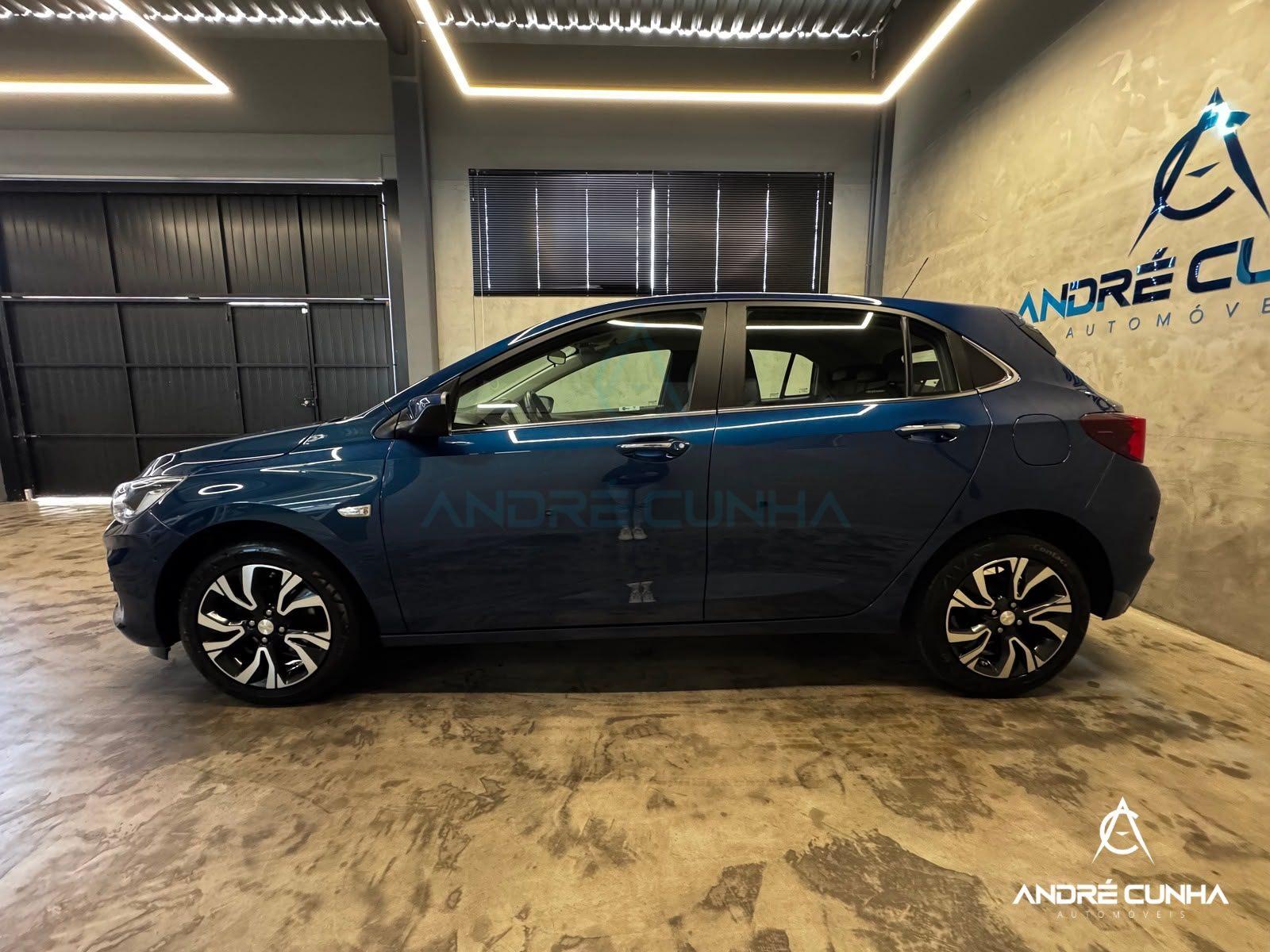 Foto numero 3 do veiculo Chevrolet Onix HATCH PREM. 1.0 12V TB Flex 5p Aut.  - Azul - 2023/2024