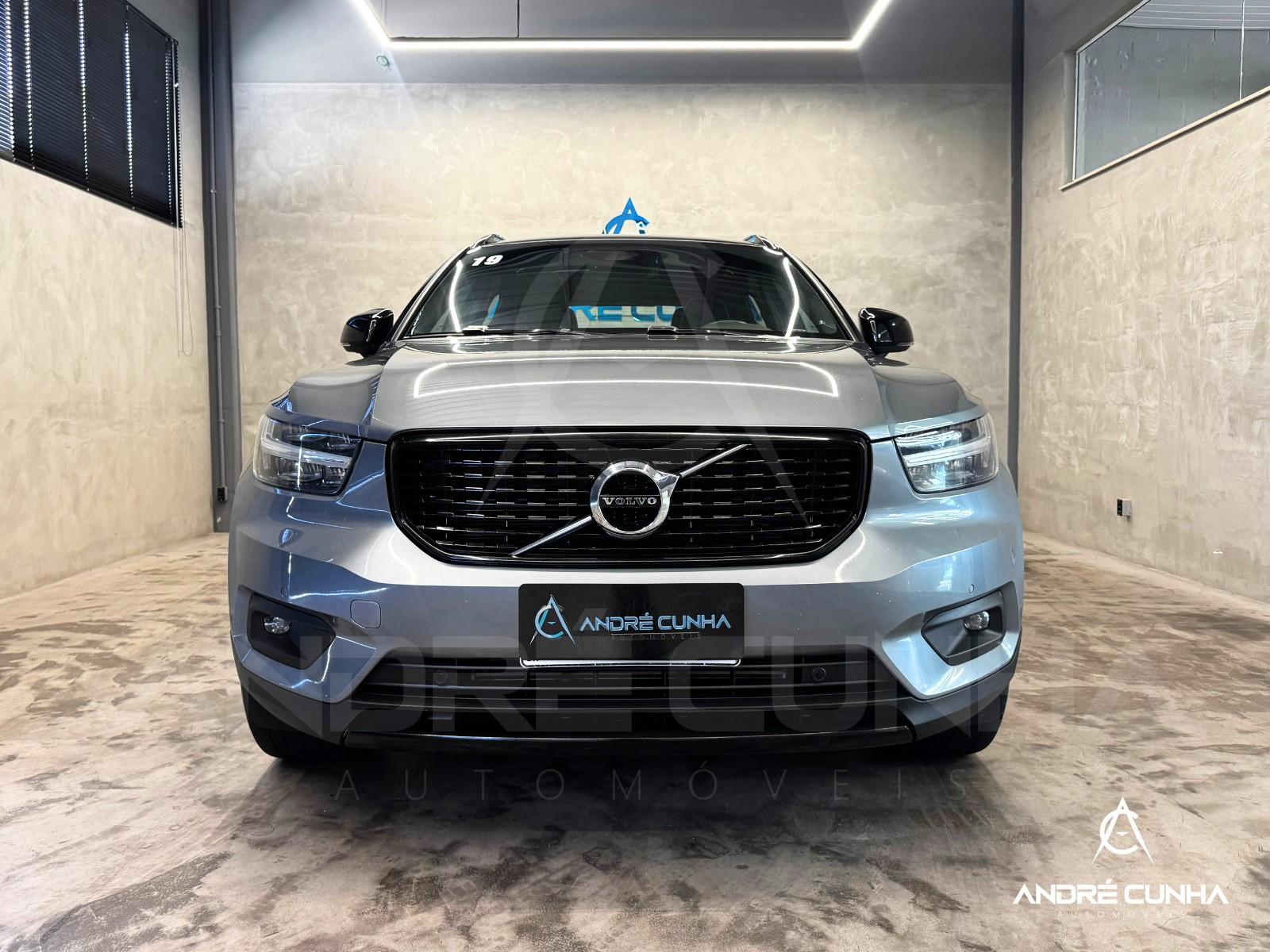 Foto numero 1 do veiculo Volvo XC 40 T-5 R-DESIGN 2.0 252cv AWD  - Cinza - 2018/2019