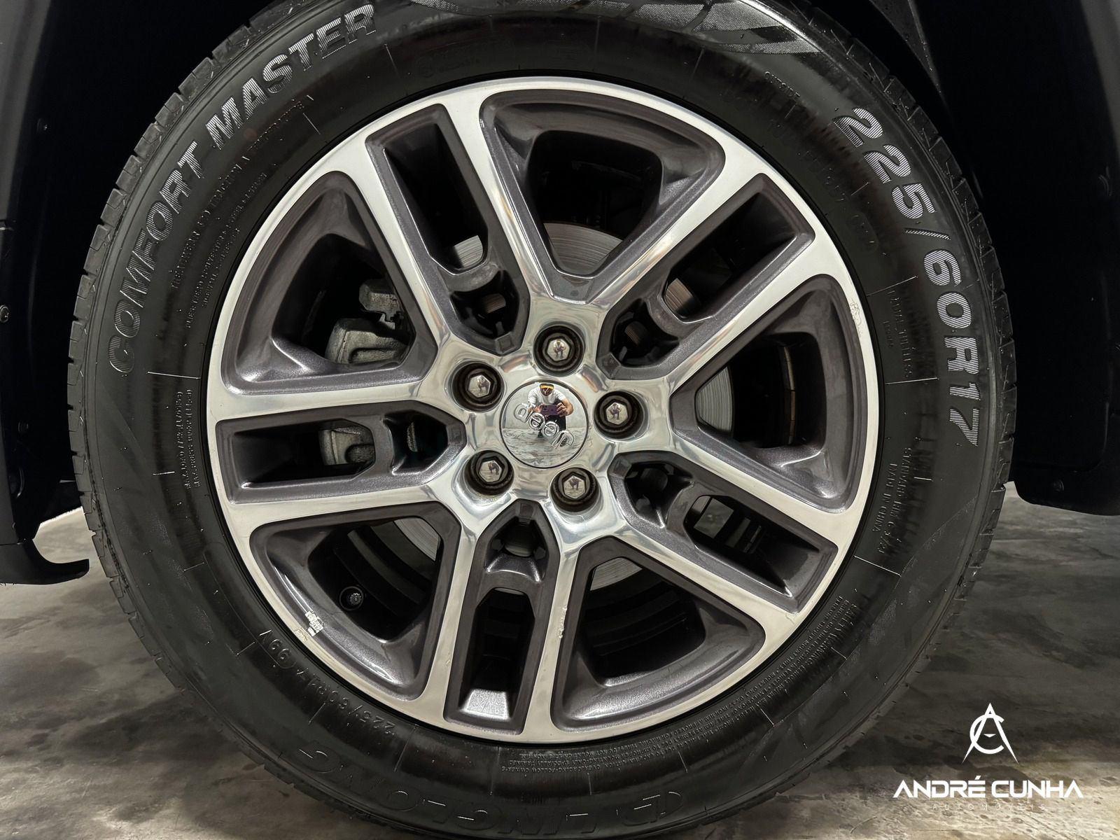 Foto numero 8 do veiculo Jeep Compass SPORT 2.0 4x2 Flex 16V Aut.  - Branca - 2020/2020