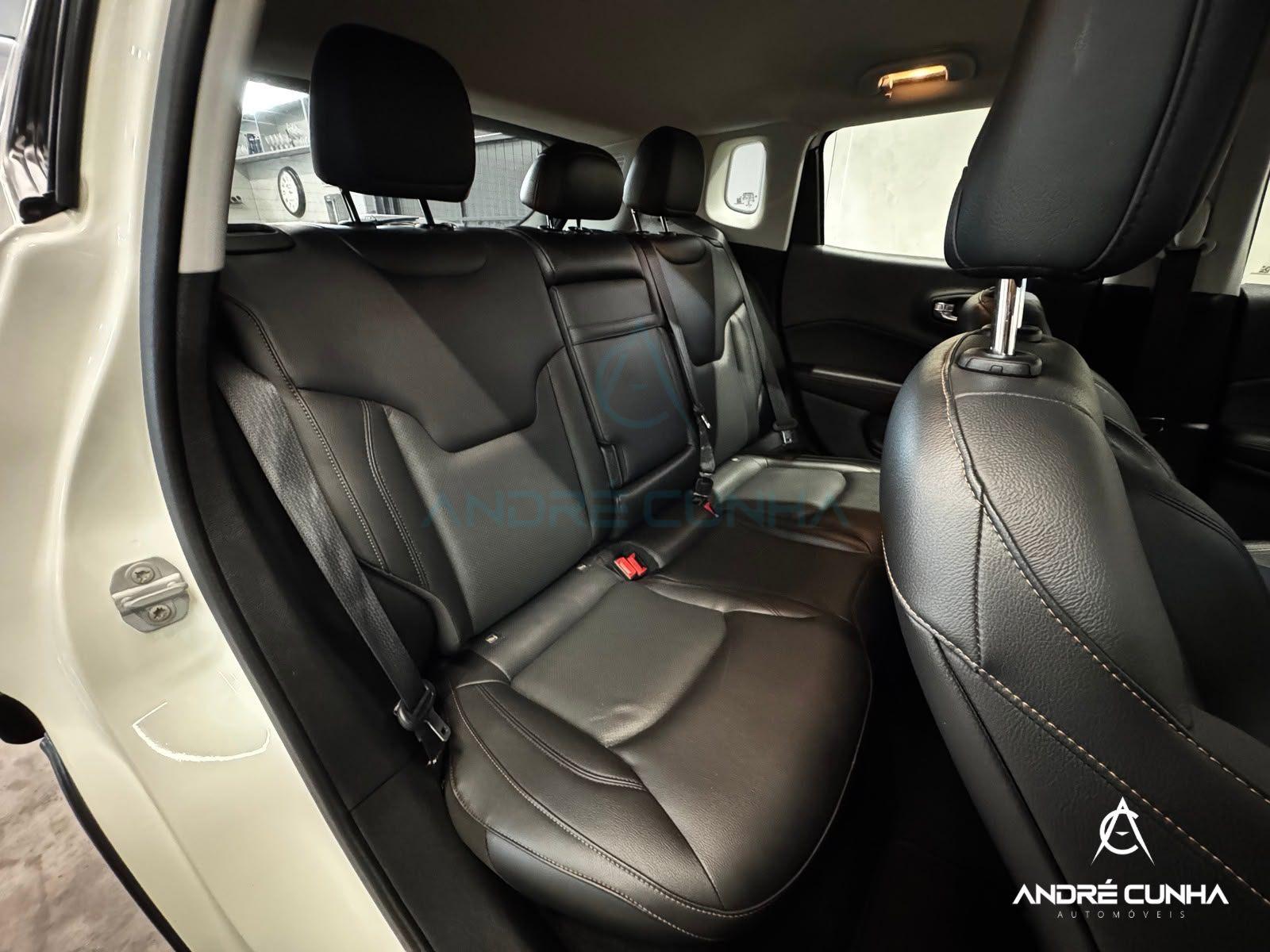 Foto numero 15 do veiculo Jeep Compass LONGITUDE 2.0 4x2 Flex 16V Aut.  - Branca - 2017/2018