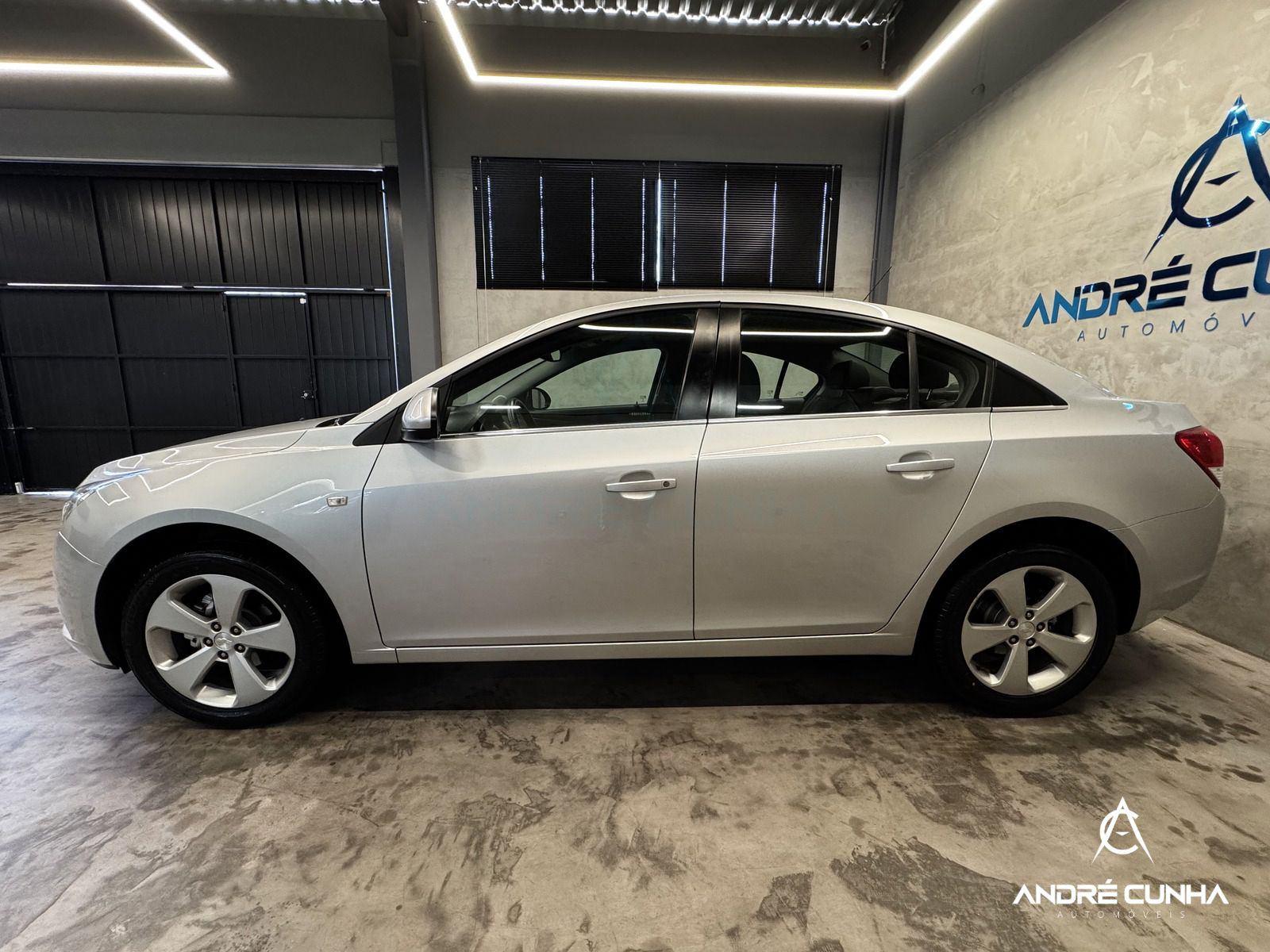 Foto numero 3 do veiculo Chevrolet Cruze LT 1.8 16V FlexPower 4p Aut.  - Prata - 2014/2014