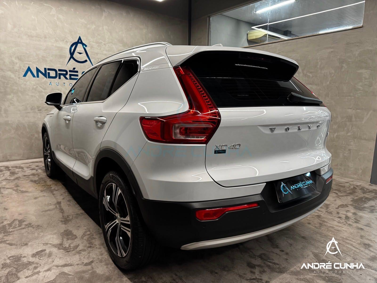 Foto numero 4 do veiculo Volvo XC40 T-5 INSCRIPTION 1.5 FWD (Híbrido)  - Prata - 2021/2022
