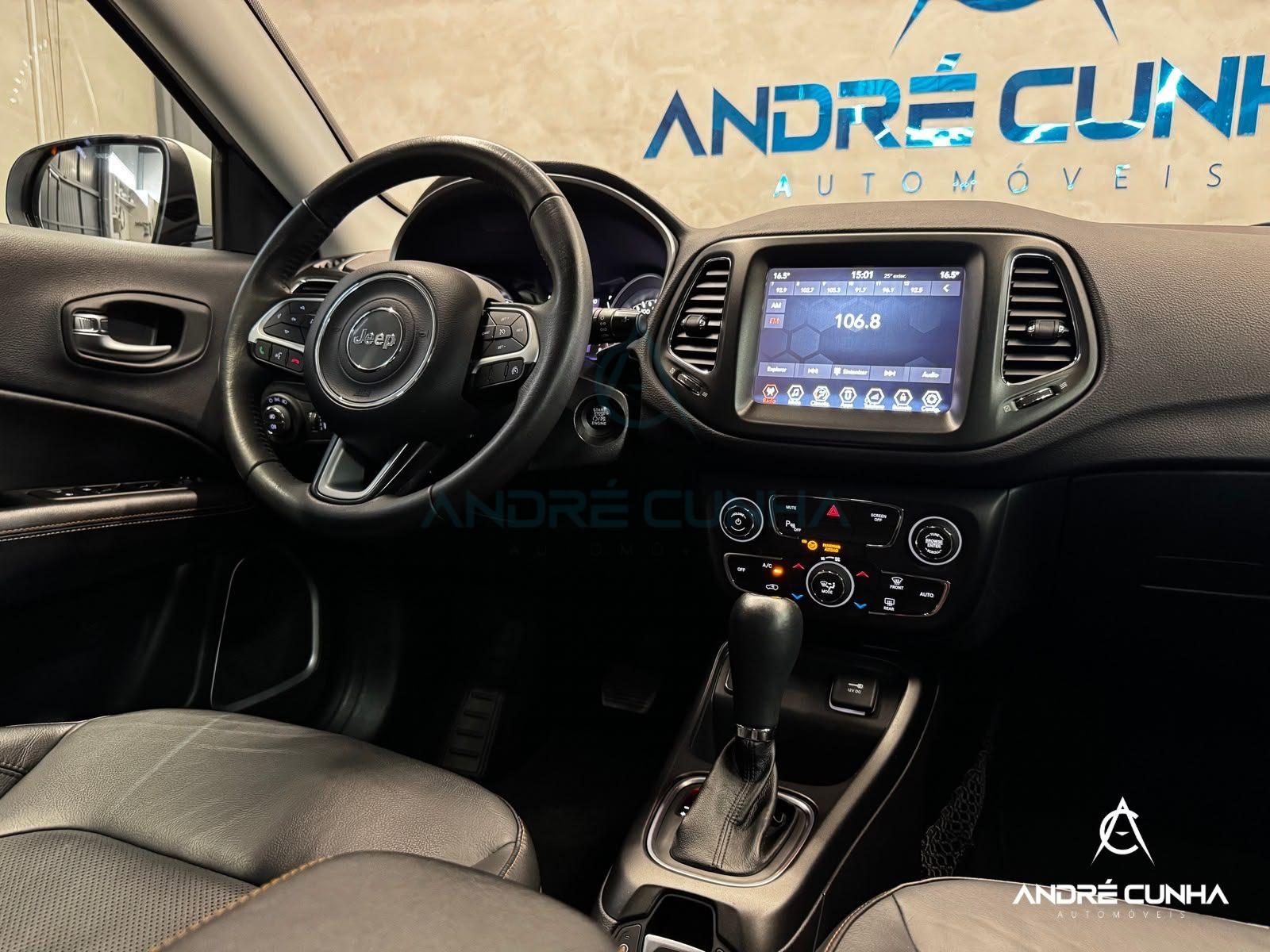 Foto numero 10 do veiculo Jeep Compass LONGITUDE 2.0 4x2 Flex 16V Aut.  - Branca - 2017/2018