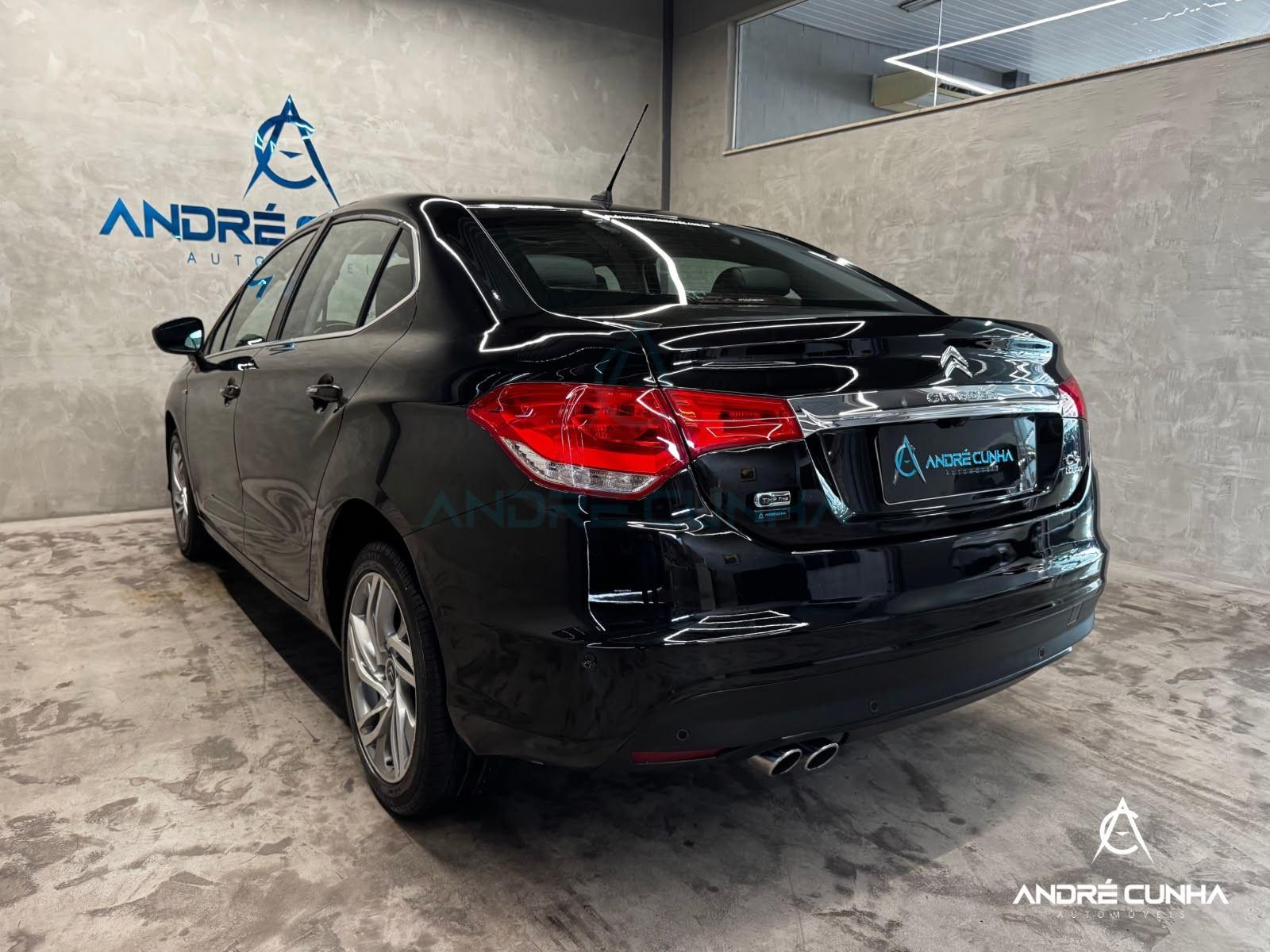 Foto numero 4 do veiculo Citroën C4 LOUNGE Exclusive 1.6 Turbo Flex Aut. - Preta - 2015/2015