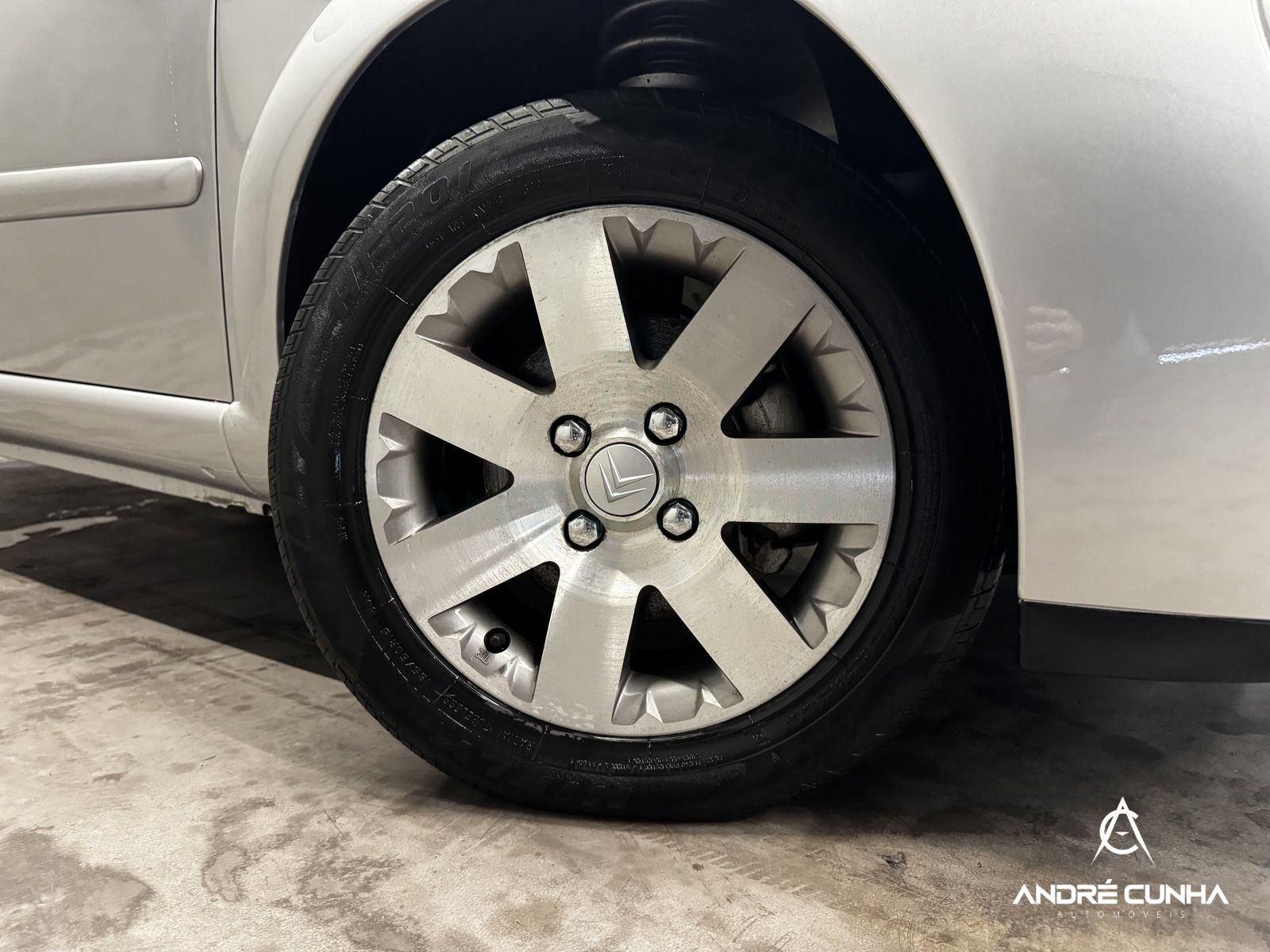 Foto numero 8 do veiculo Citroën C3 Excl. 1.6 VTi Flex Start 16V 5p Aut. - Prata - 2011/2012