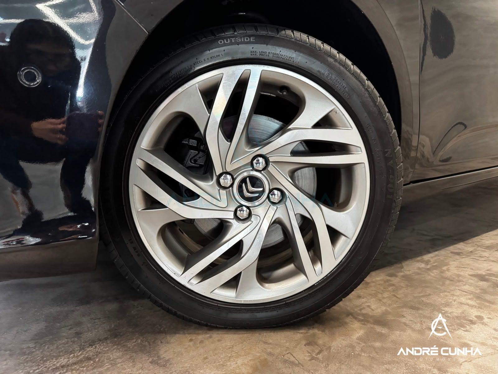 Foto numero 8 do veiculo Citroën C4 LOUNGE Exclusive 1.6 Turbo Flex Aut. - Preta - 2015/2015