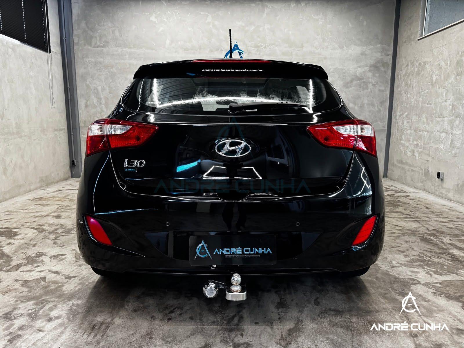 Foto numero 5 do veiculo Hyundai I30 1.8 16V Aut. 5p  - Preta - 2015/2016