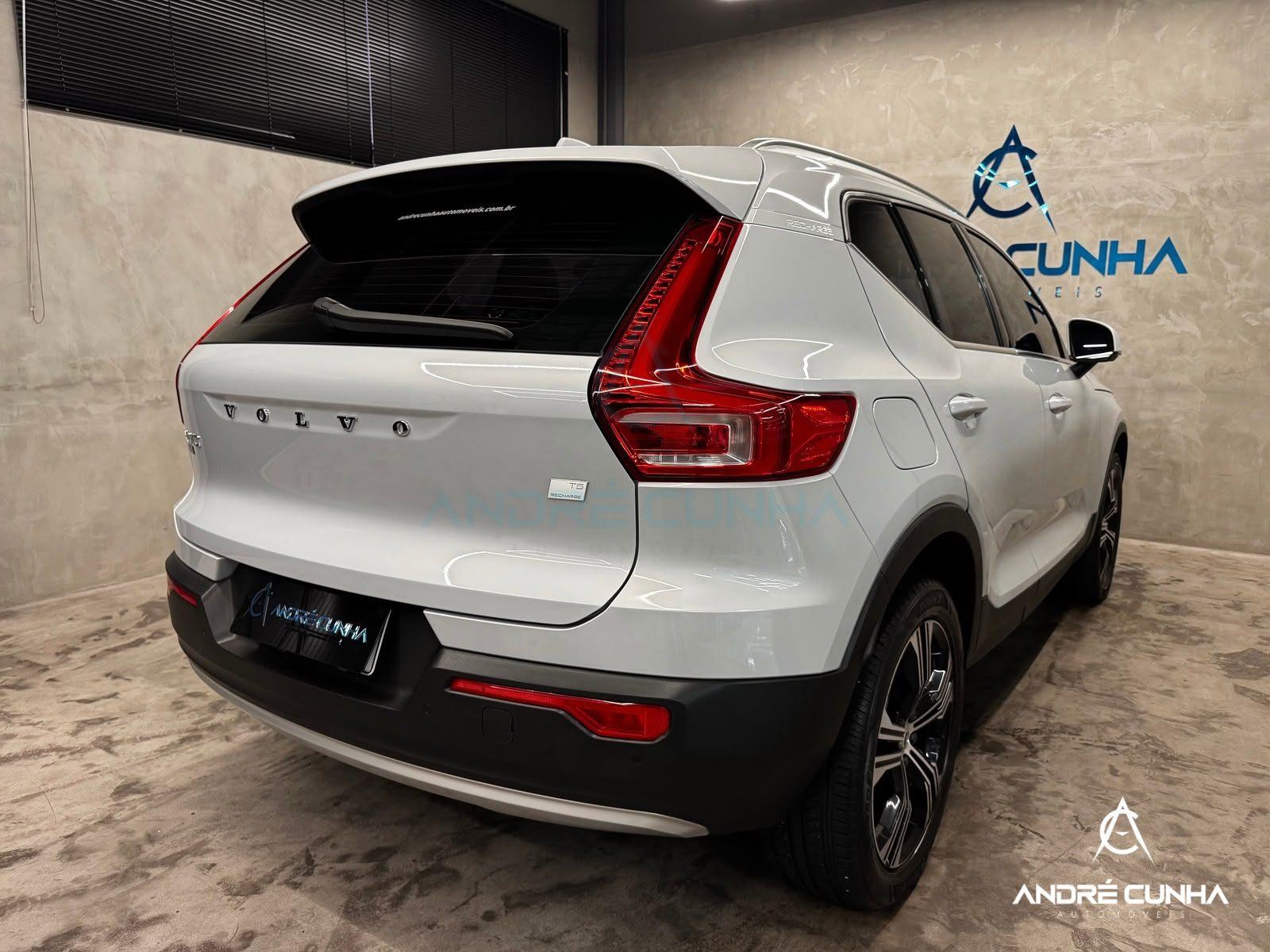 Foto numero 6 do veiculo Volvo XC40 T-5 INSCRIPTION 1.5 FWD (Híbrido)  - Prata - 2021/2022