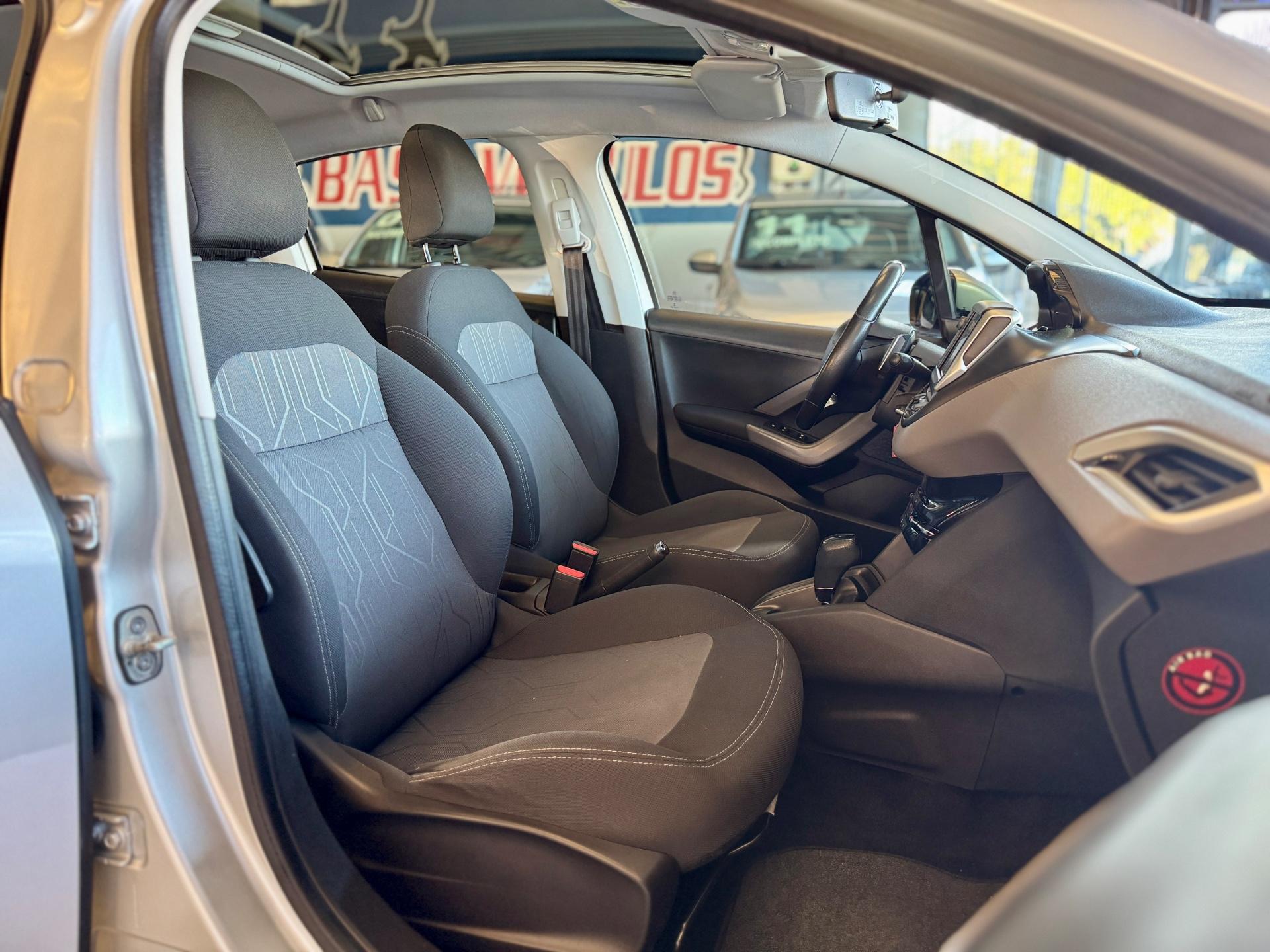 Foto numero 6 do veiculo Peugeot 208 Allure 1.6 Flex 16V 5p Aut.  - Prata - 2017/2017
