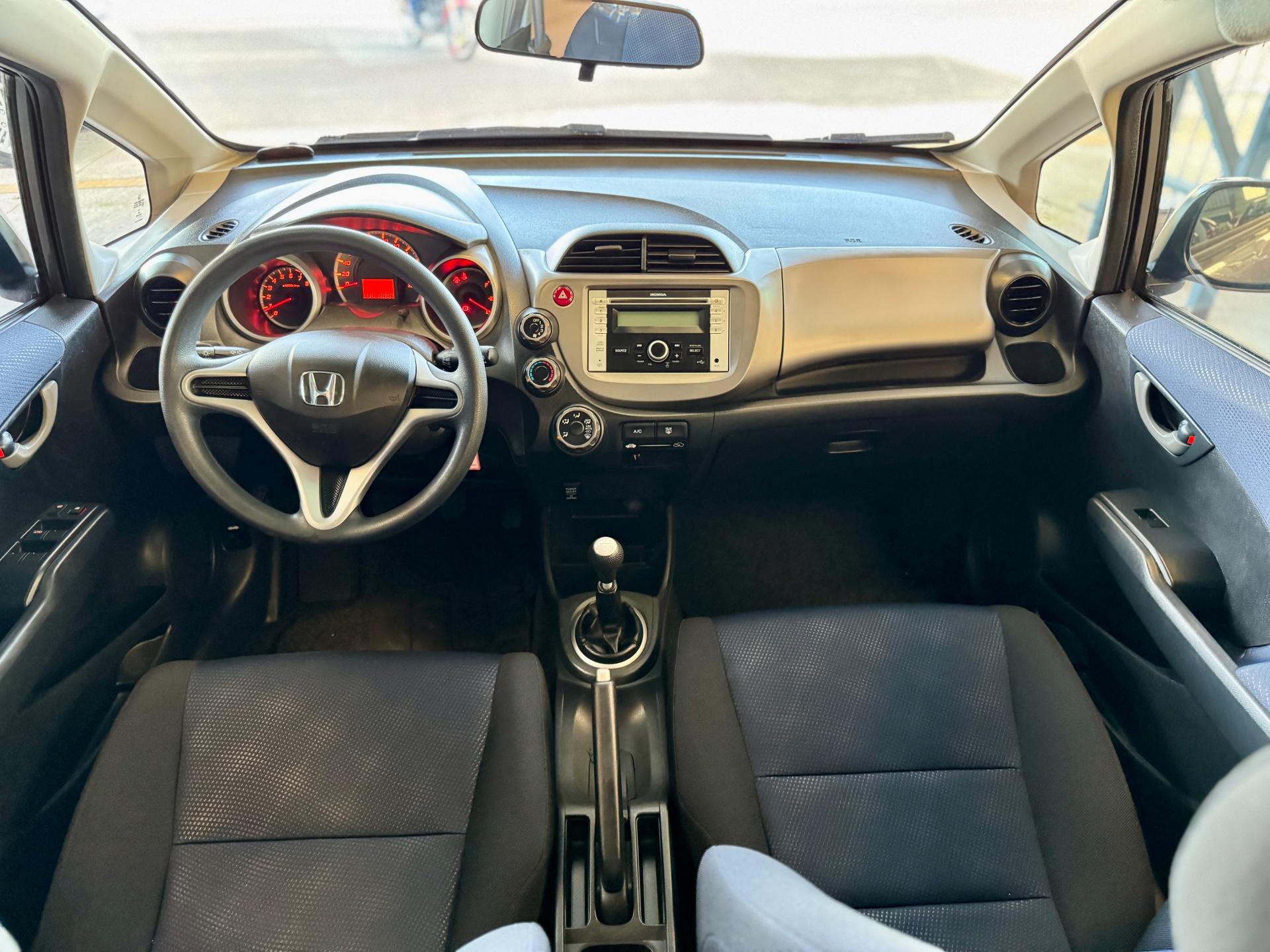 Foto numero 5 do veiculo Honda Fit DX 1.4 Flex 16V 5p Mec.  - Cinza - 2013/2014