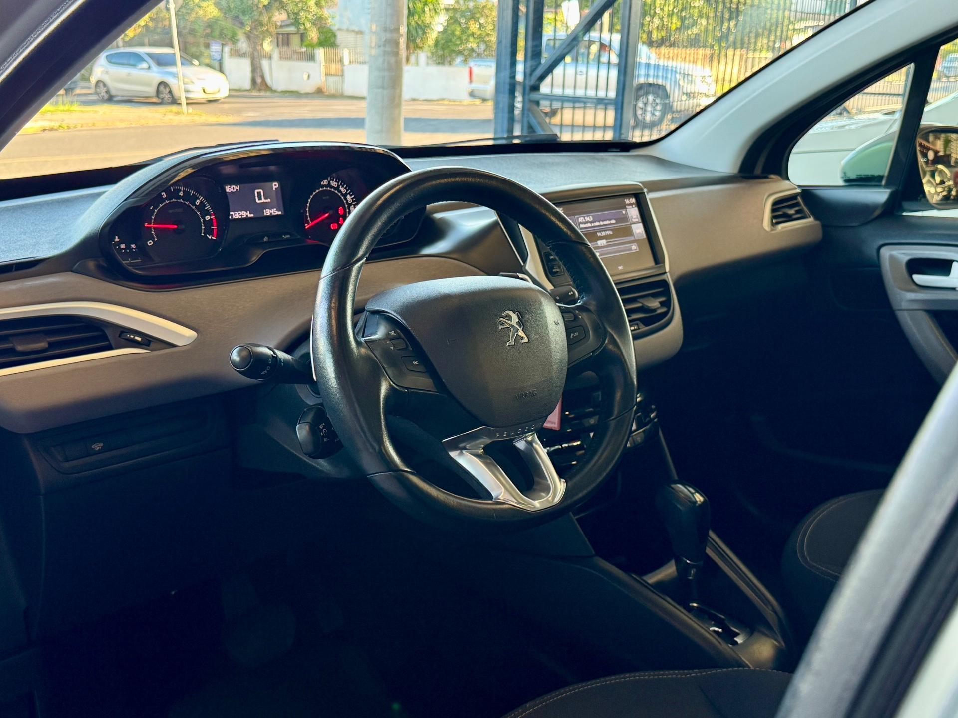 Foto numero 5 do veiculo Peugeot 208 Allure 1.6 Flex 16V 5p Aut.  - Prata - 2017/2017