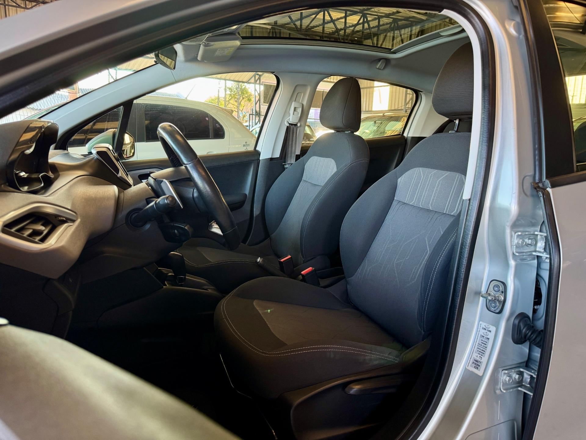 Foto numero 7 do veiculo Peugeot 208 Allure 1.6 Flex 16V 5p Aut.  - Prata - 2017/2017