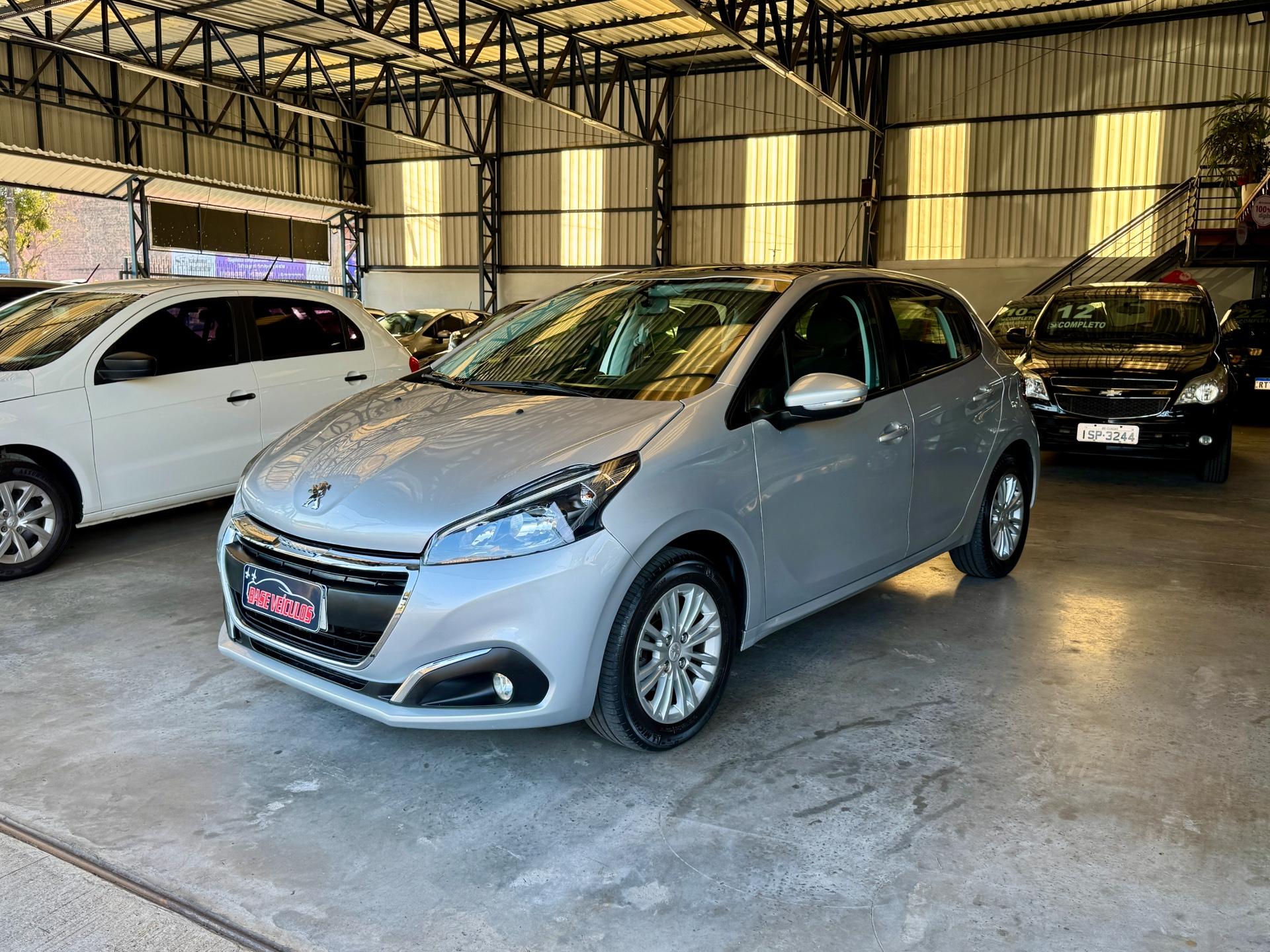 Foto numero 2 do veiculo Peugeot 208 Allure 1.6 Flex 16V 5p Aut.  - Prata - 2017/2017