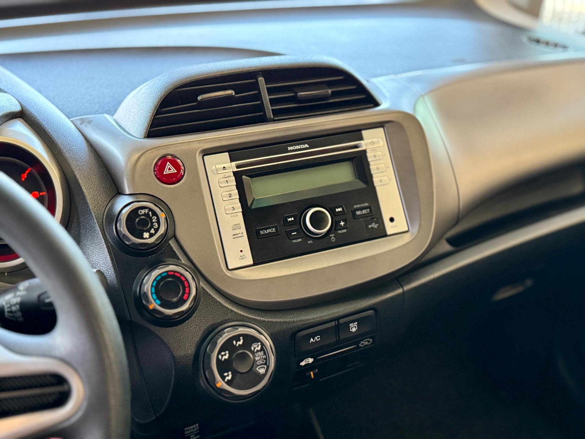 Foto numero 14 do veiculo Honda Fit DX 1.4 Flex 16V 5p Mec.  - Cinza - 2013/2014