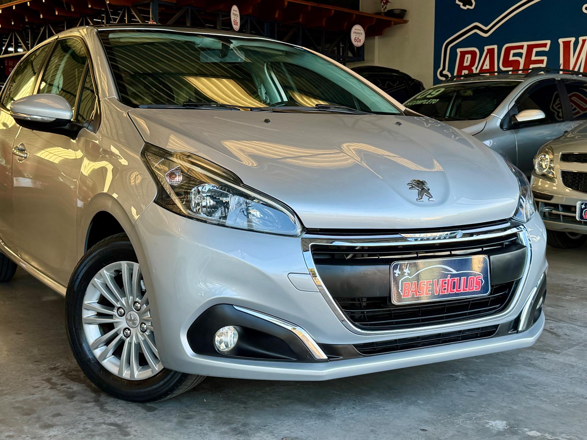 Foto numero 1 do veiculo Peugeot 208 Allure 1.6 Flex 16V 5p Aut.  - Prata - 2017/2017