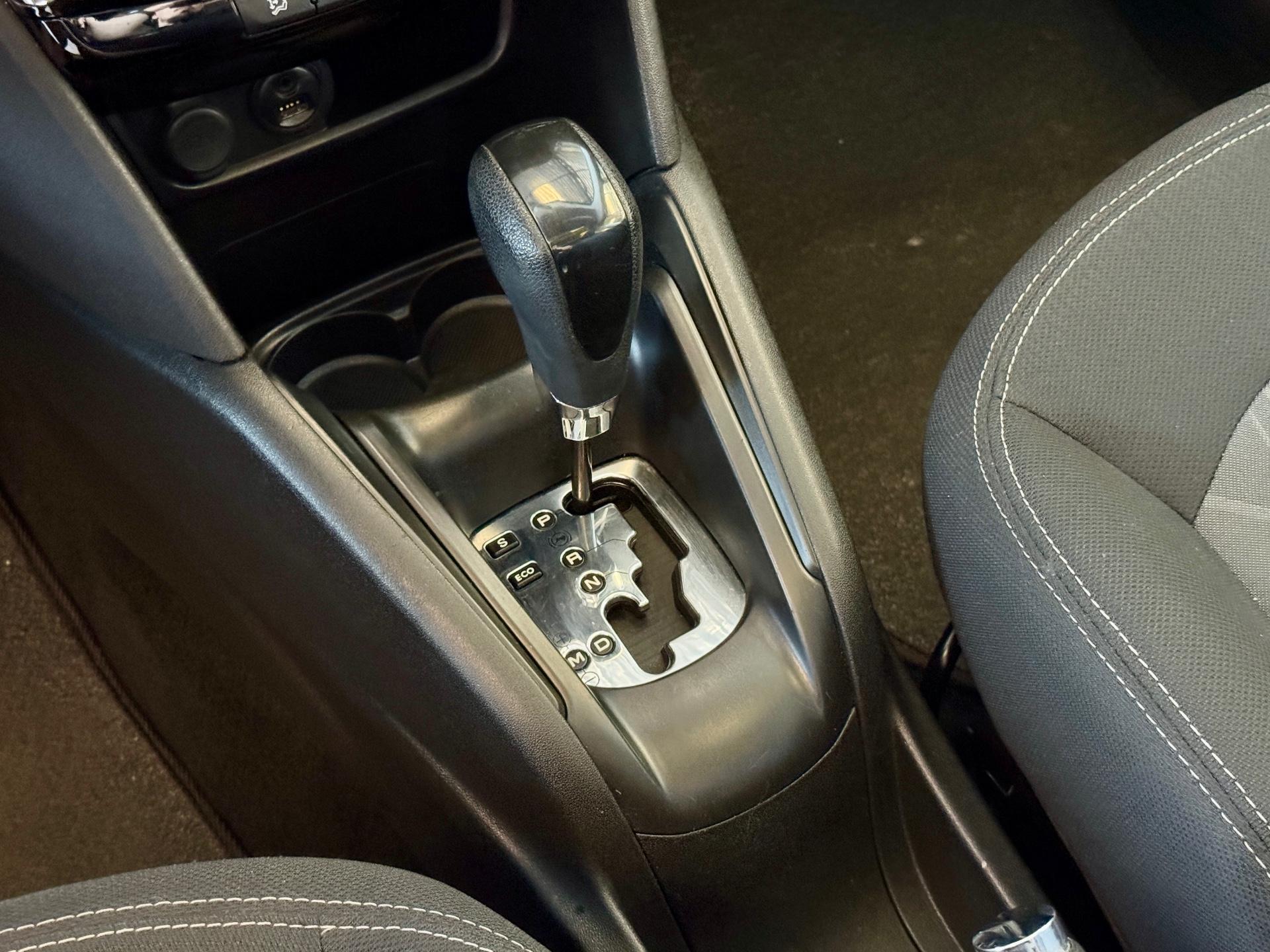 Foto numero 12 do veiculo Peugeot 208 Allure 1.6 Flex 16V 5p Aut.  - Prata - 2017/2017