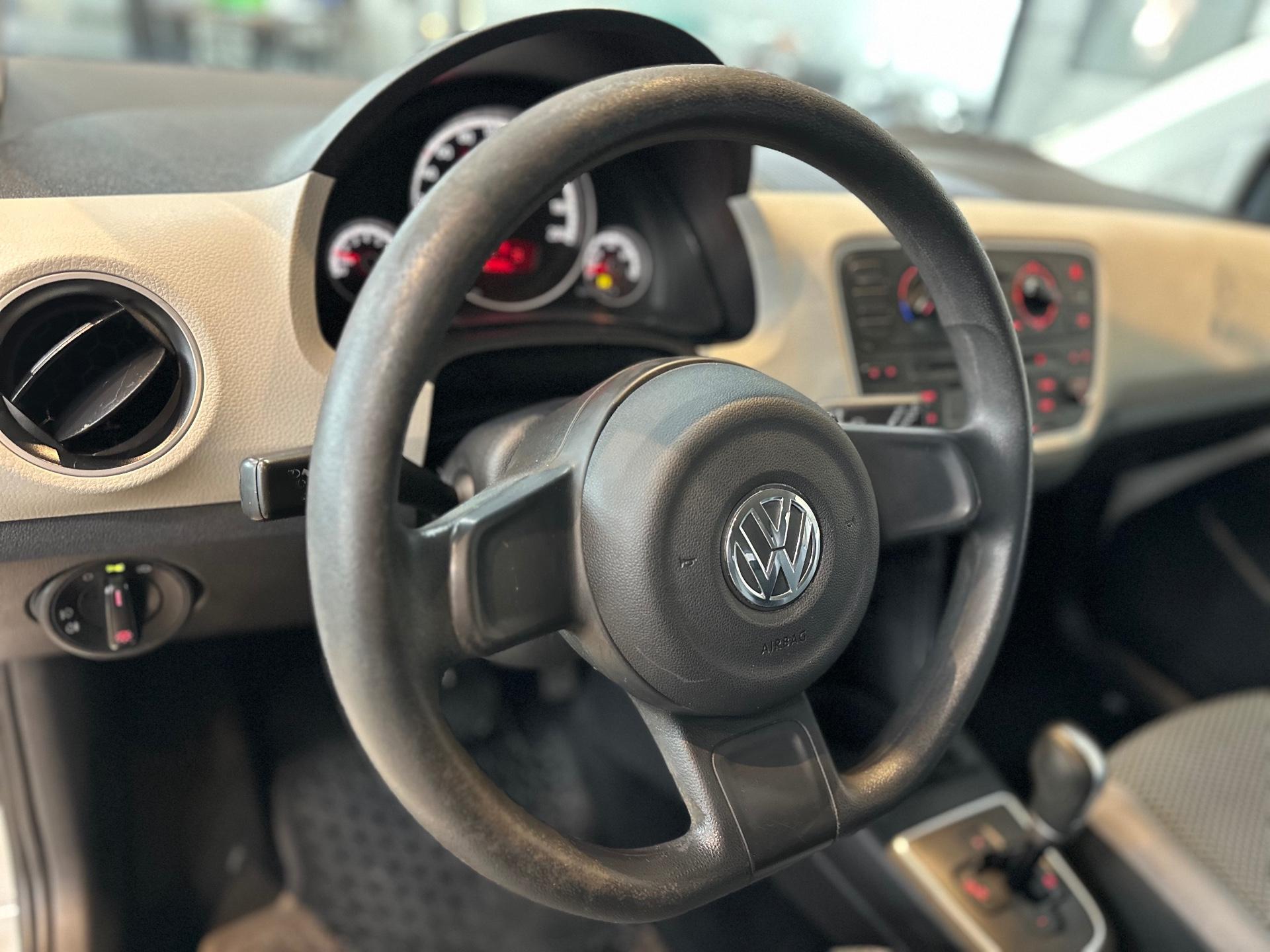 Foto numero 7 do veiculo Volkswagen Up MOVE AUTOMÁTICO - Branca - 2016/2017