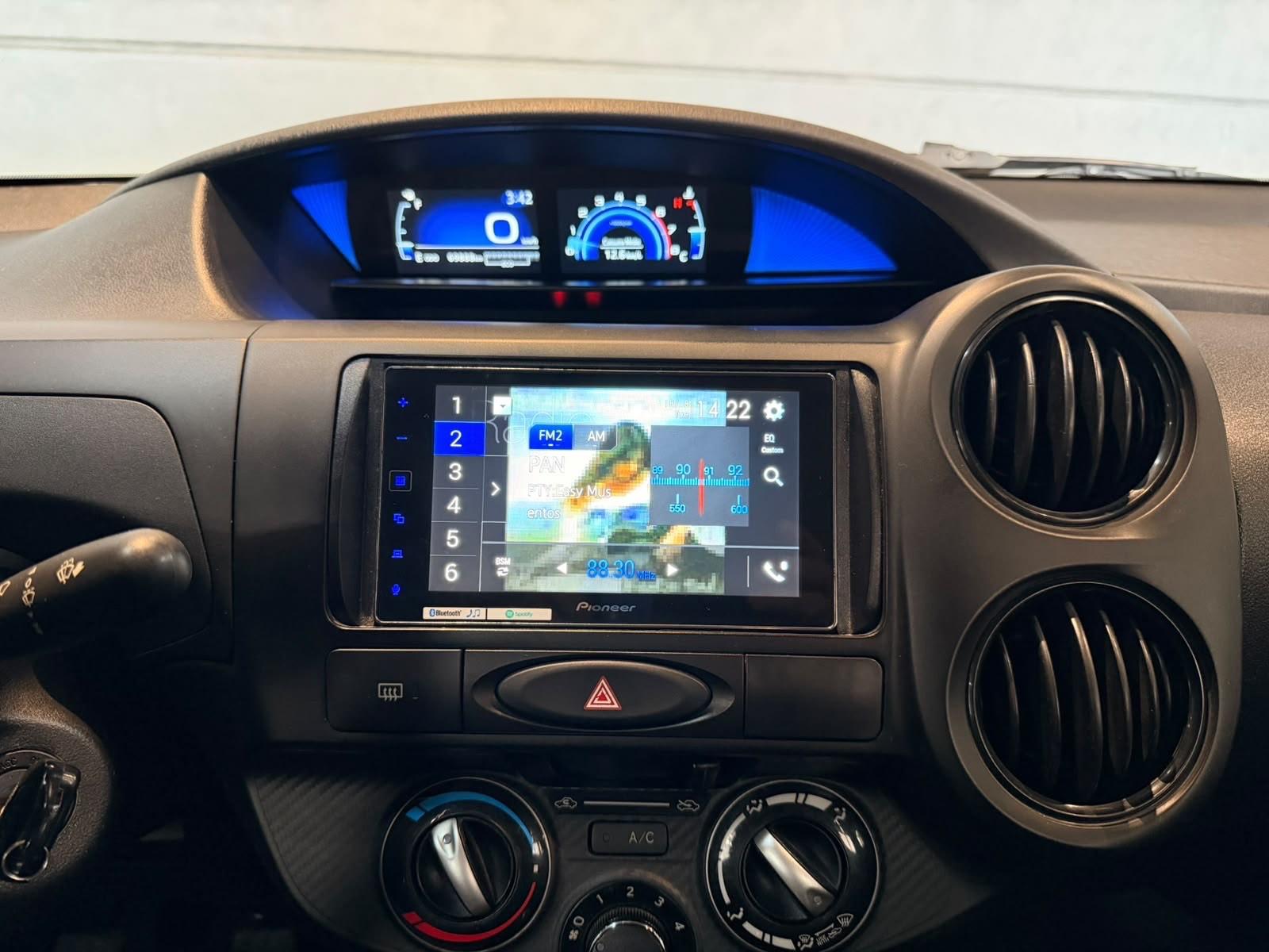 Foto numero 16 do veiculo Toyota Etios SEDAN X MT - Cinza - 2021/2021