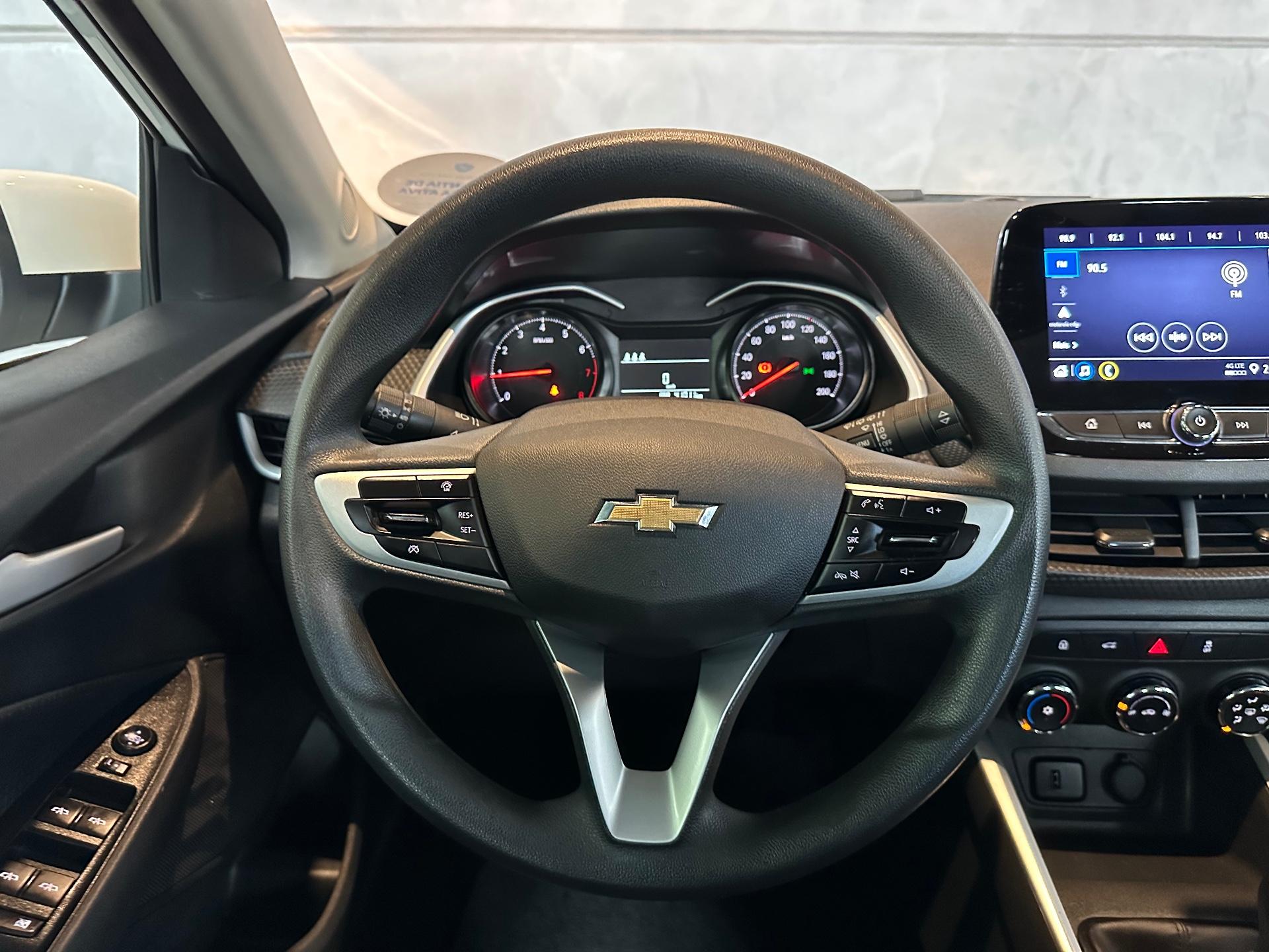 Foto numero 6 do veiculo Chevrolet Onix HEV/ 10MT LT2 - Branca - 2024/2025