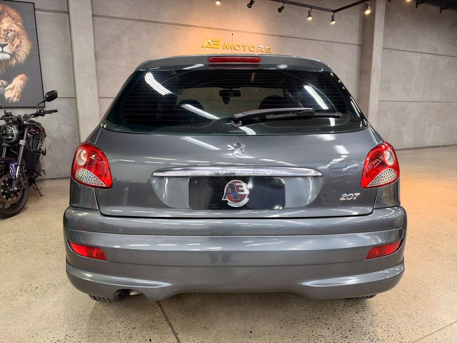 Foto numero 6 do veiculo Peugeot 207 XR - Cinza - 2011/2012