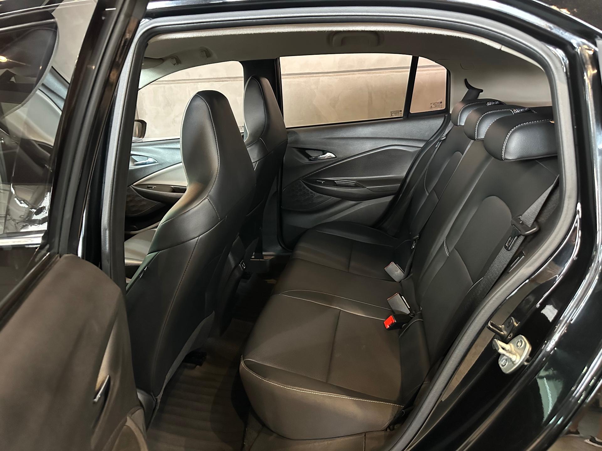 Foto numero 7 do veiculo Chevrolet Onix HEV/ 10TAT PR2 - Preta - 2020/2021