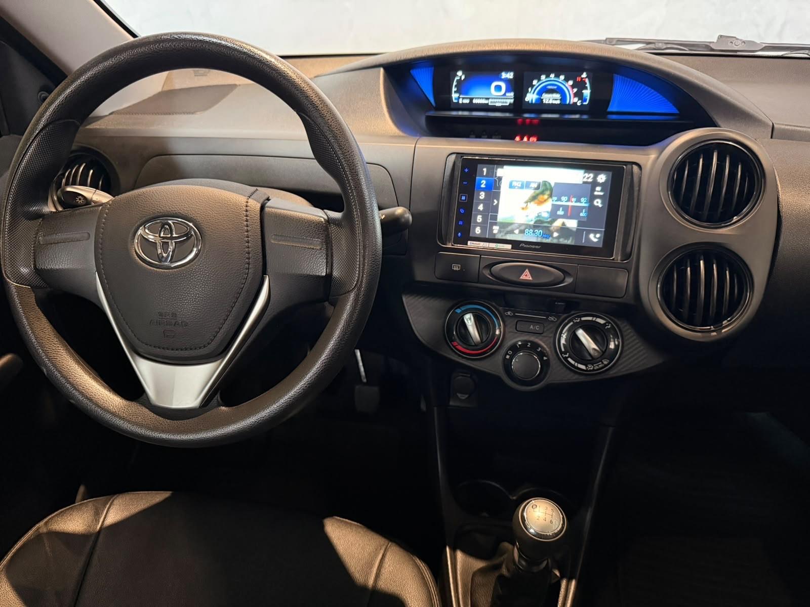 Foto numero 7 do veiculo Toyota Etios SEDAN X MT - Cinza - 2021/2021