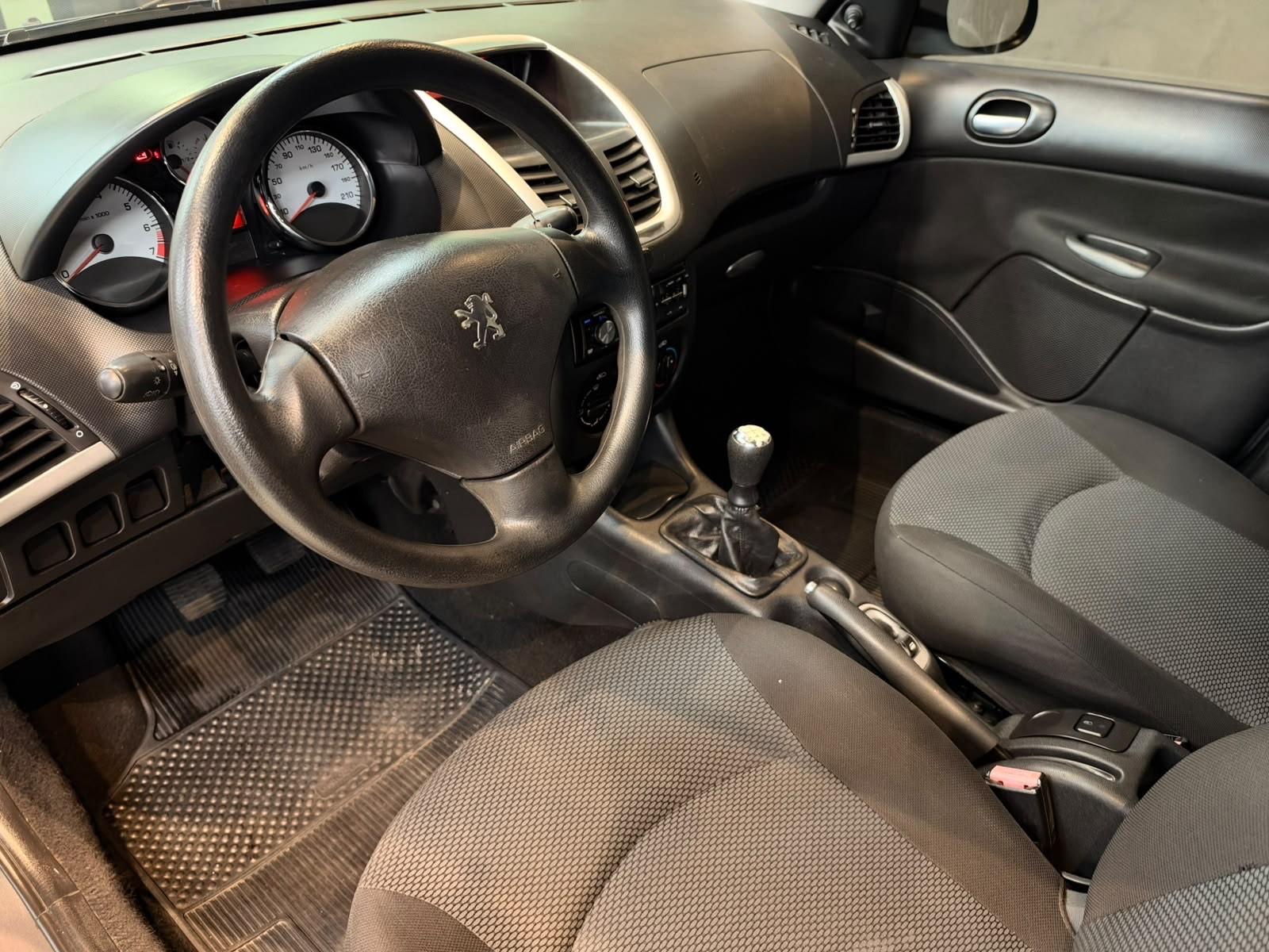 Foto numero 10 do veiculo Peugeot 207 XR - Cinza - 2011/2012