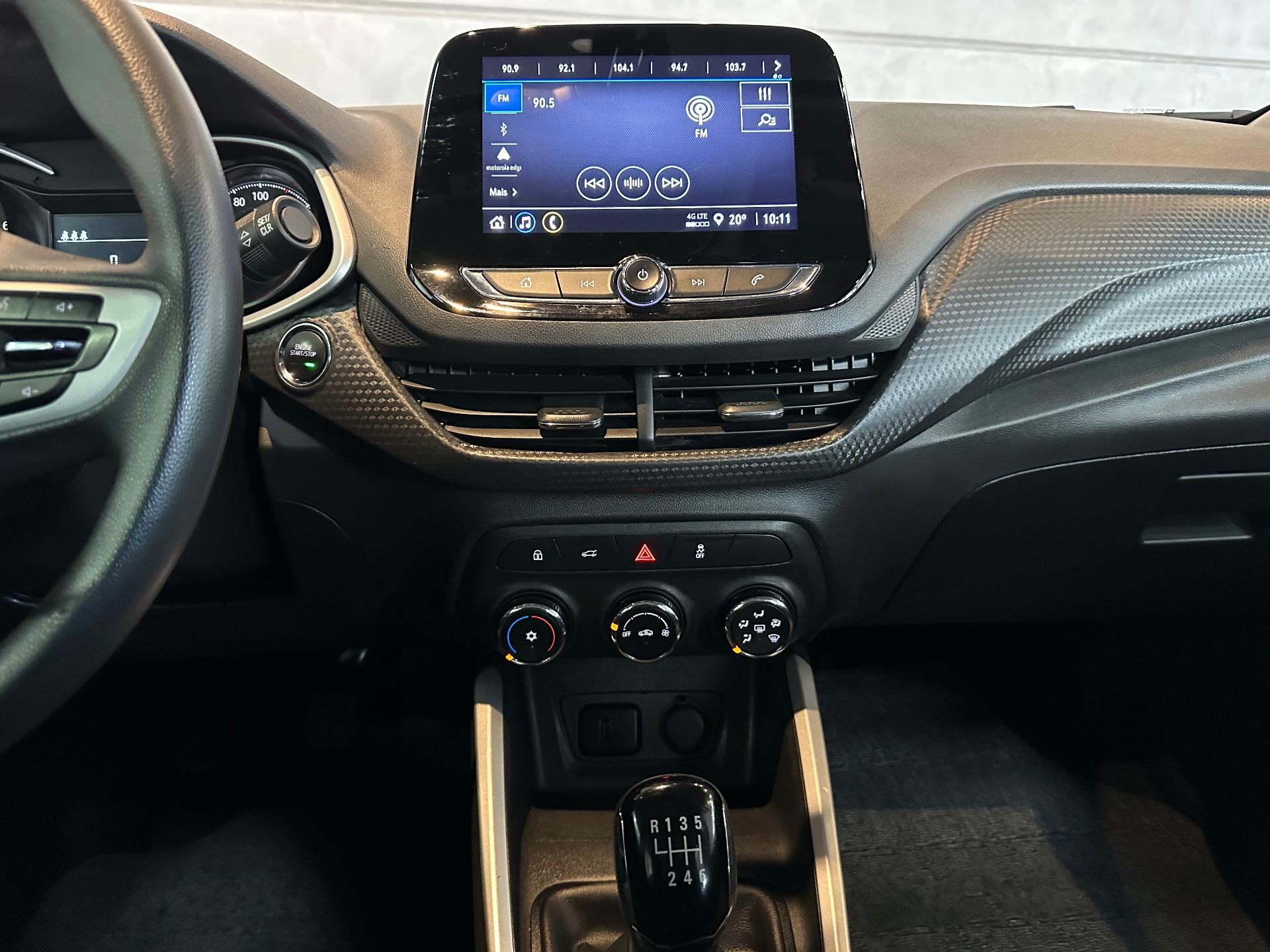 Foto numero 9 do veiculo Chevrolet Onix HEV/ 10MT LT2 - Branca - 2024/2025