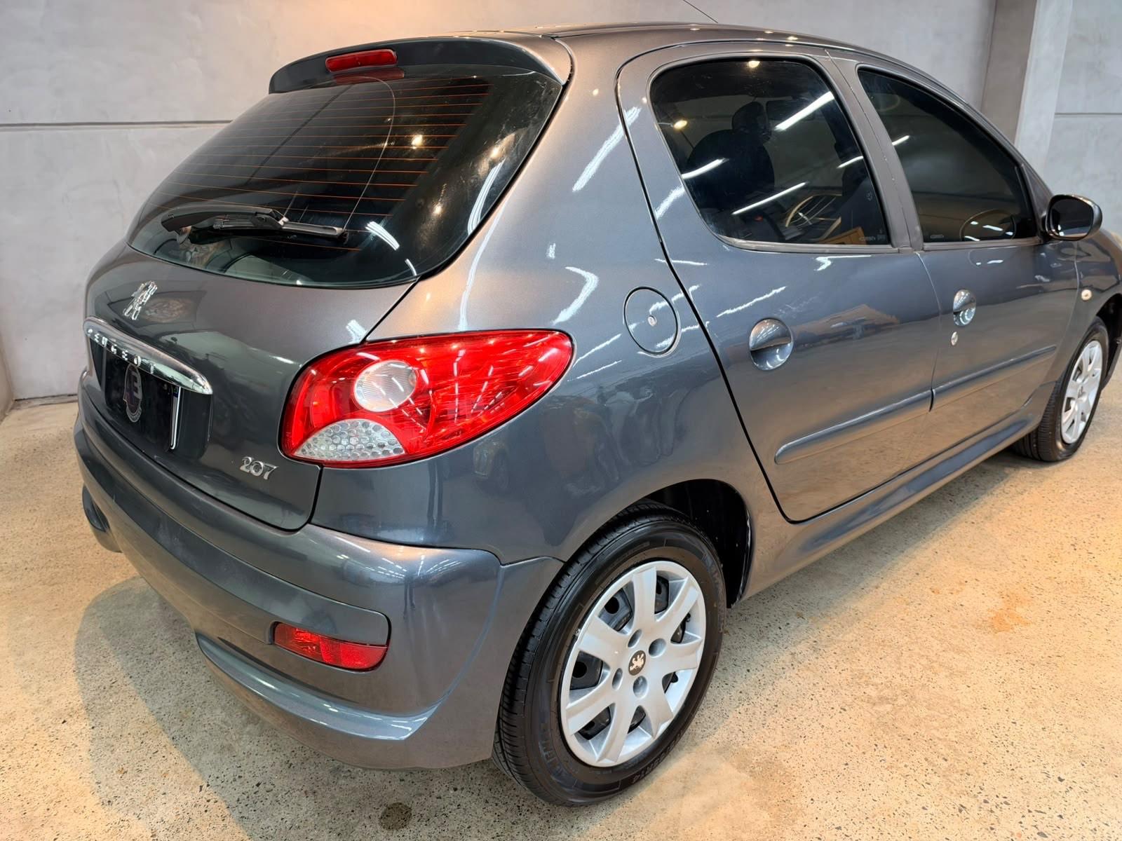 Foto numero 7 do veiculo Peugeot 207 XR - Cinza - 2011/2012
