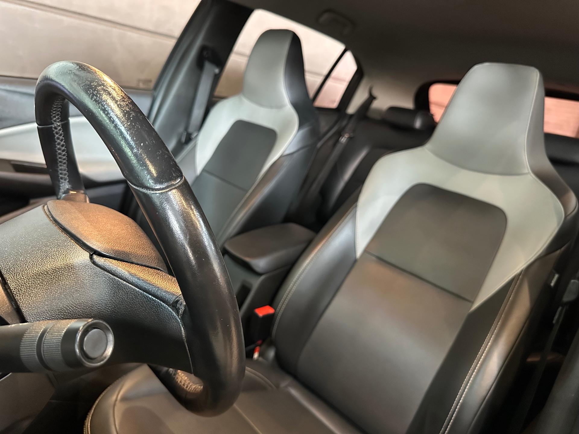 Foto numero 6 do veiculo Chevrolet Onix HEV/ 10TAT PR2 - Preta - 2020/2021