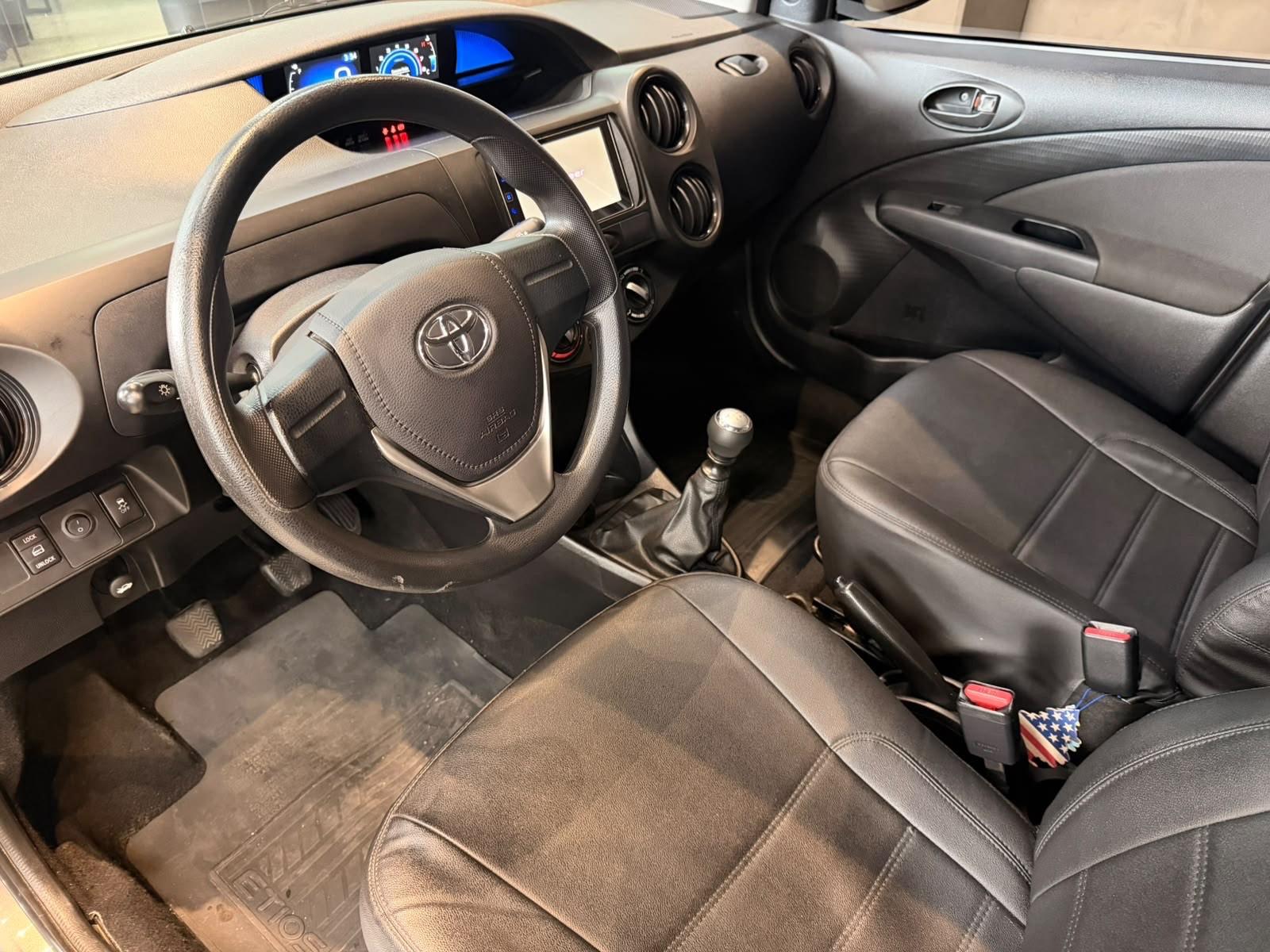 Foto numero 8 do veiculo Toyota Etios SEDAN X MT - Cinza - 2021/2021