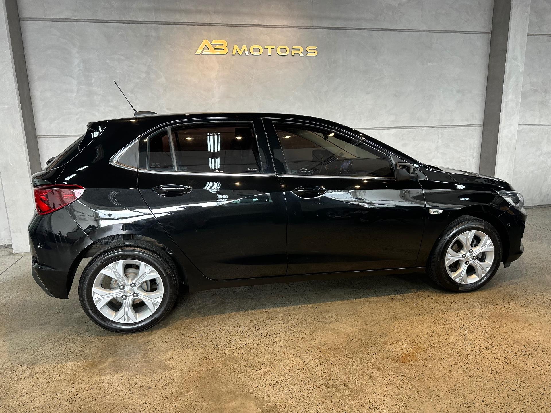 Foto numero 5 do veiculo Chevrolet Onix HEV/ 10TAT PR2 - Preta - 2020/2021