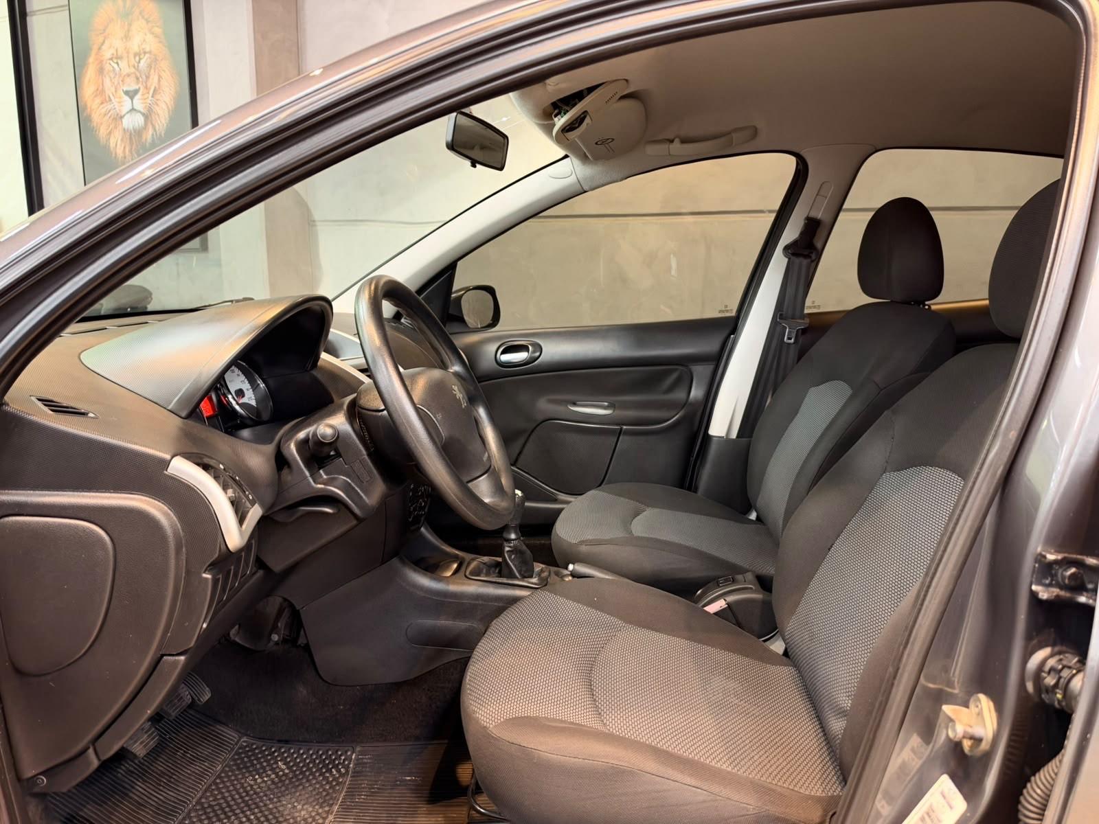 Foto numero 12 do veiculo Peugeot 207 XR - Cinza - 2011/2012