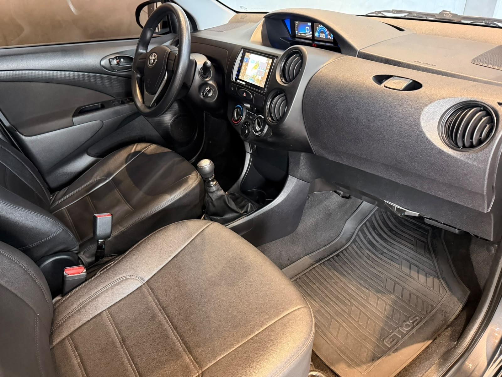Foto numero 15 do veiculo Toyota Etios SEDAN X MT - Cinza - 2021/2021