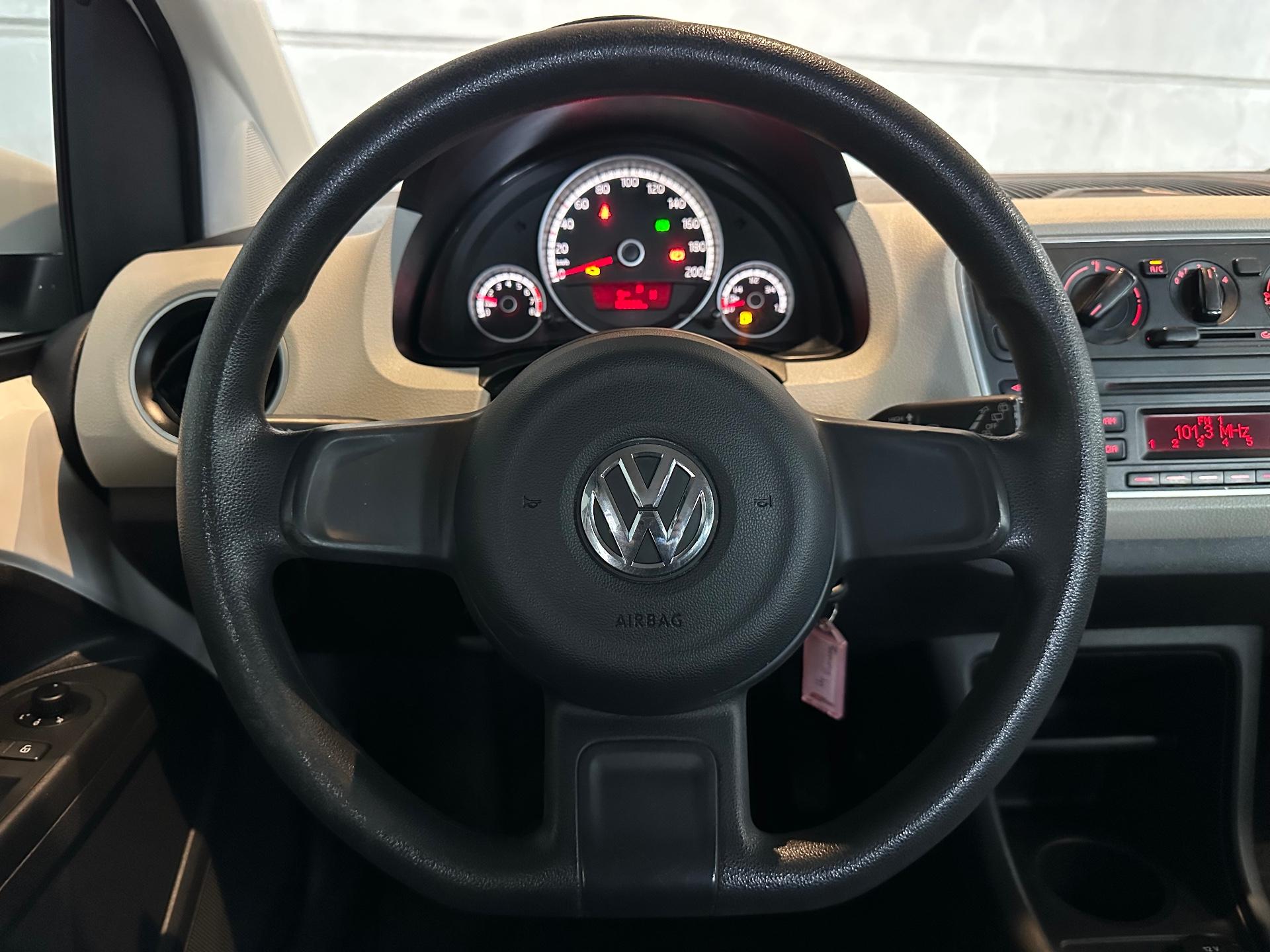 Foto numero 6 do veiculo Volkswagen Up MOVE AUTOMÁTICO - Branca - 2016/2017