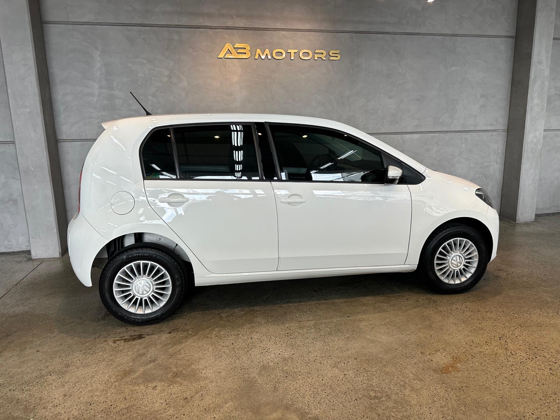 Foto numero 4 do veiculo Volkswagen Up MOVE AUTOMÁTICO - Branca - 2016/2017