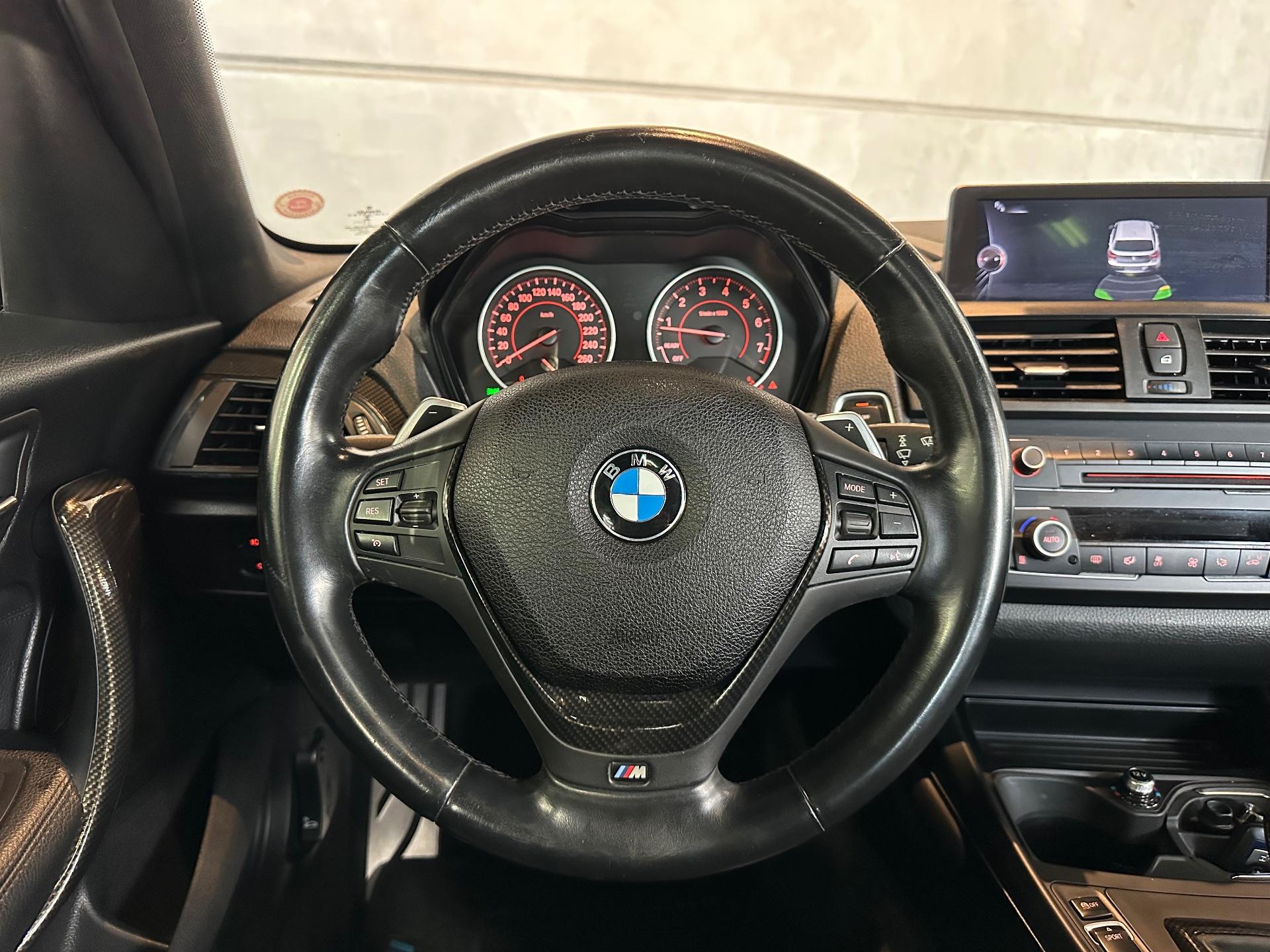 Foto numero 6 do veiculo BMW 125i /  1A51 - Preta - 2013/2014