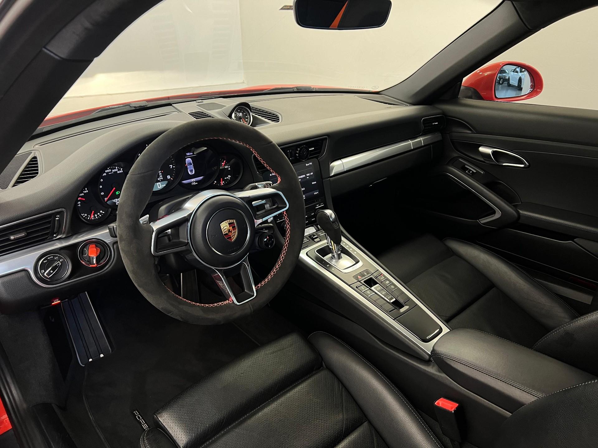Porsche 911 CARRERA 3.0T COM SPORT CHRONO! 2018