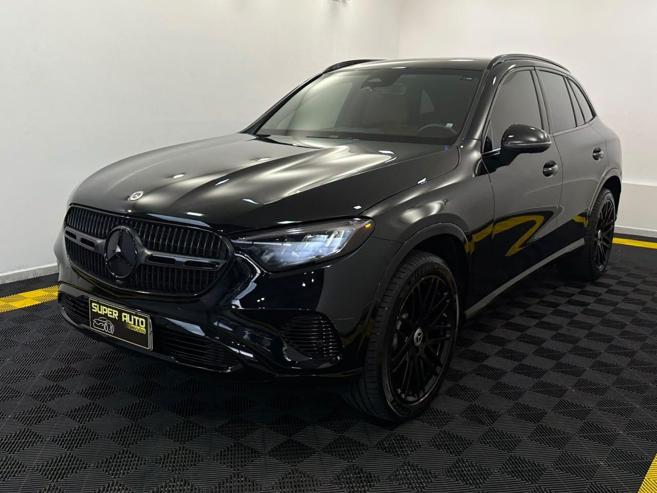 Mercedes-Benz GLC-300 4MATIC HYBRID! 2023