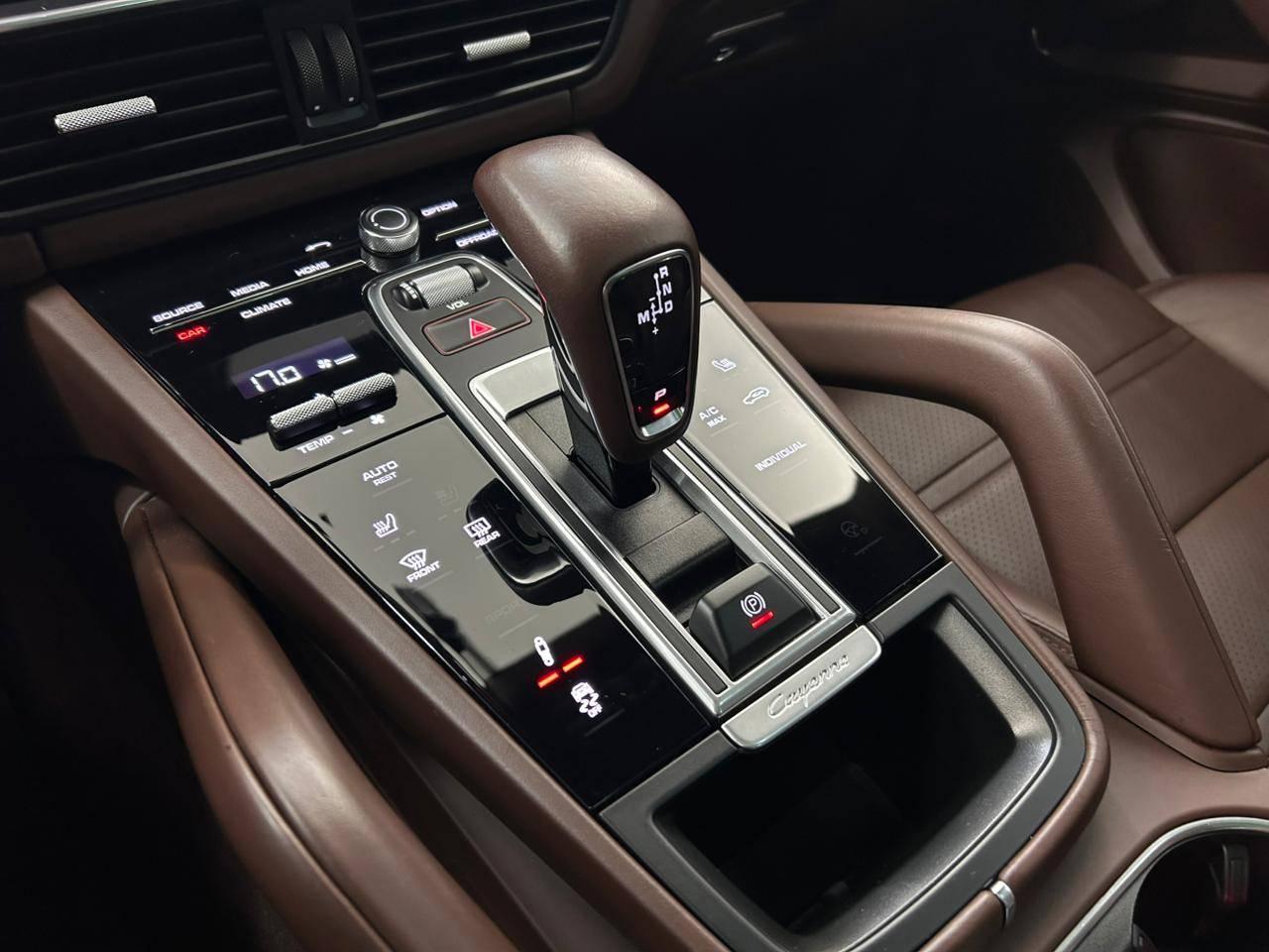 Porsche Cayenne PLATINUM EDITION E-HYBRID 462CV! 2022