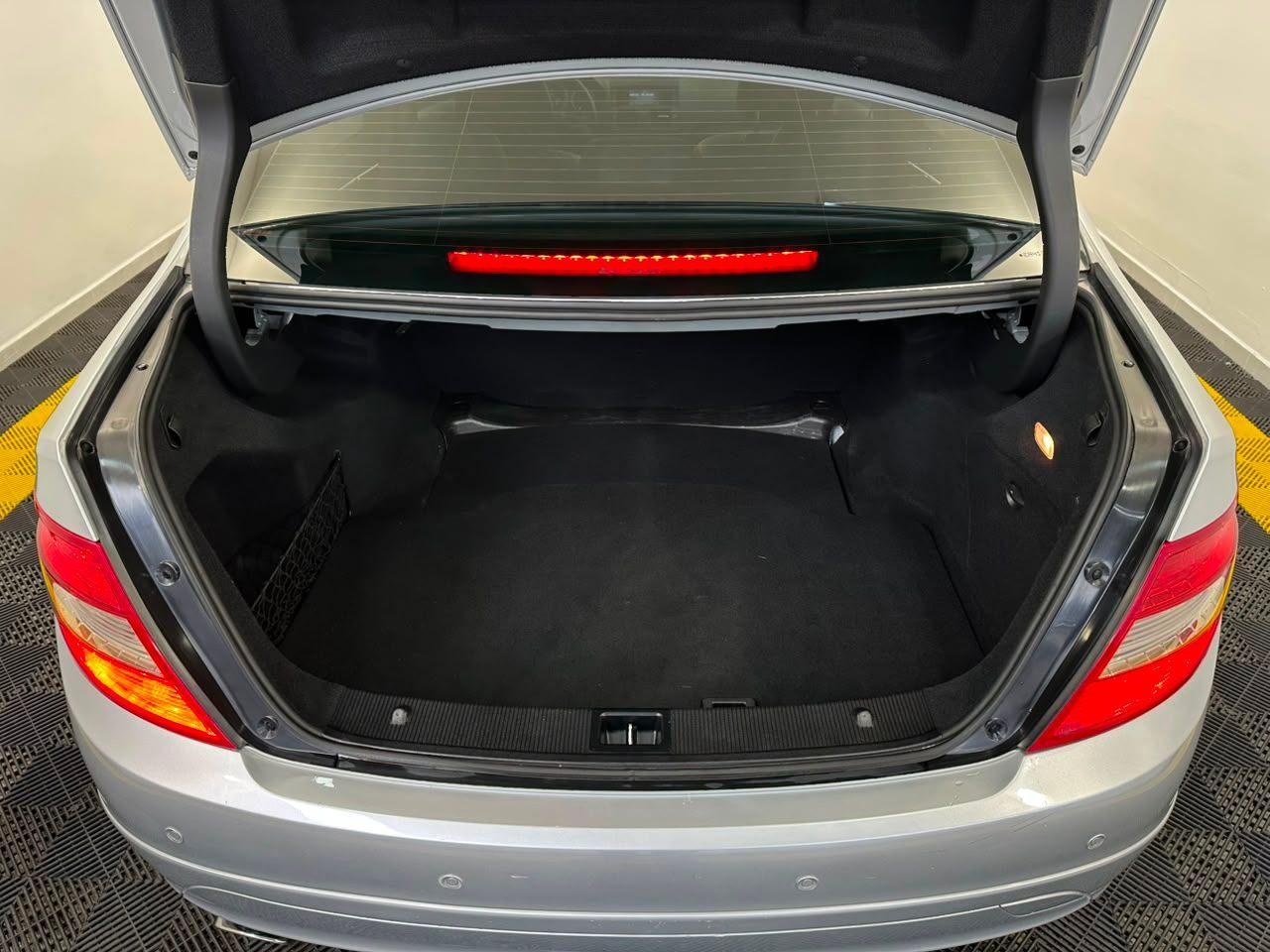 Mercedes-Benz C-180 KOMPRESSOR 2011