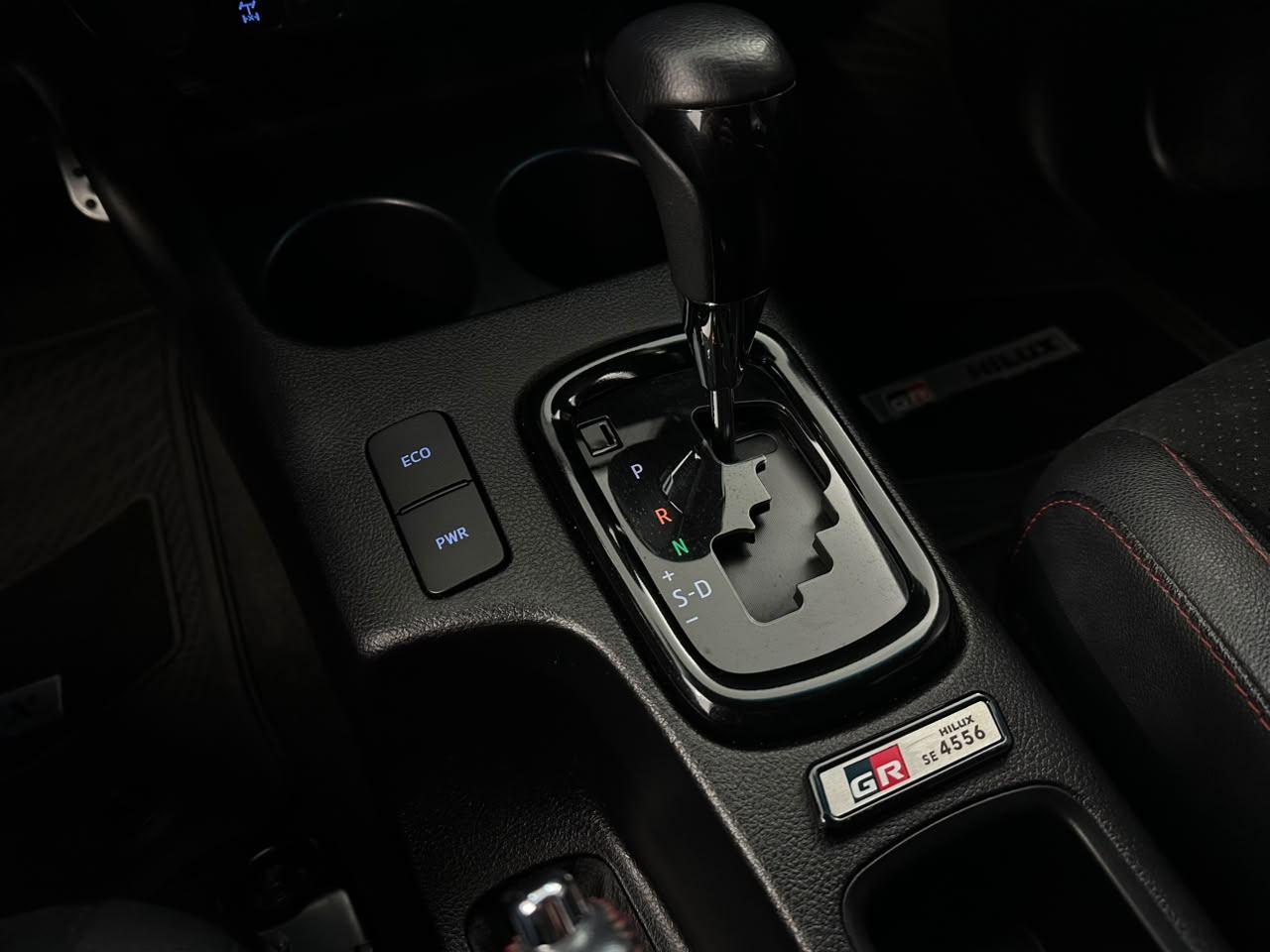 Toyota Hilux GR-S 224CV! 2024