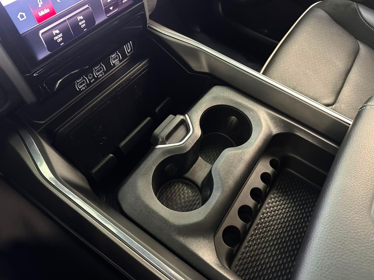 Ram 1500 LARAMIE NIGHT EDITION 6CIL BITURBO! 2025