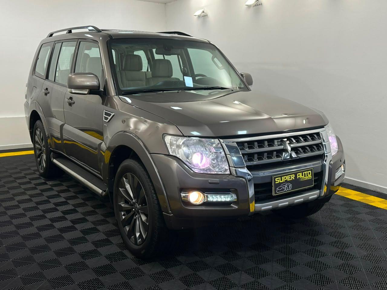 Mitsubishi Pajero Full HPE 3.2D 7 LUGARES!! 2017