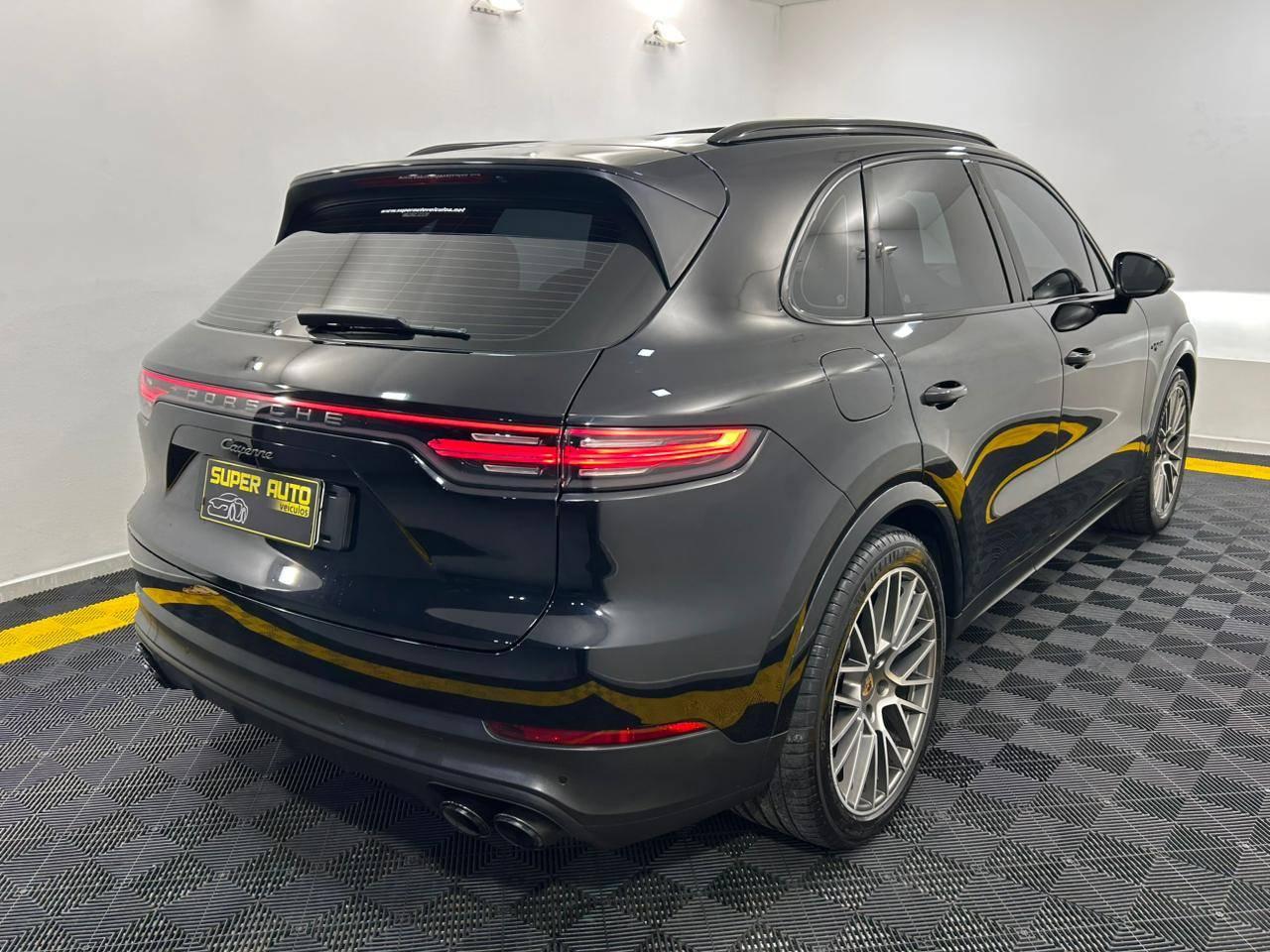 Porsche Cayenne PLATINUM EDITION E-HYBRID 462CV! 2022