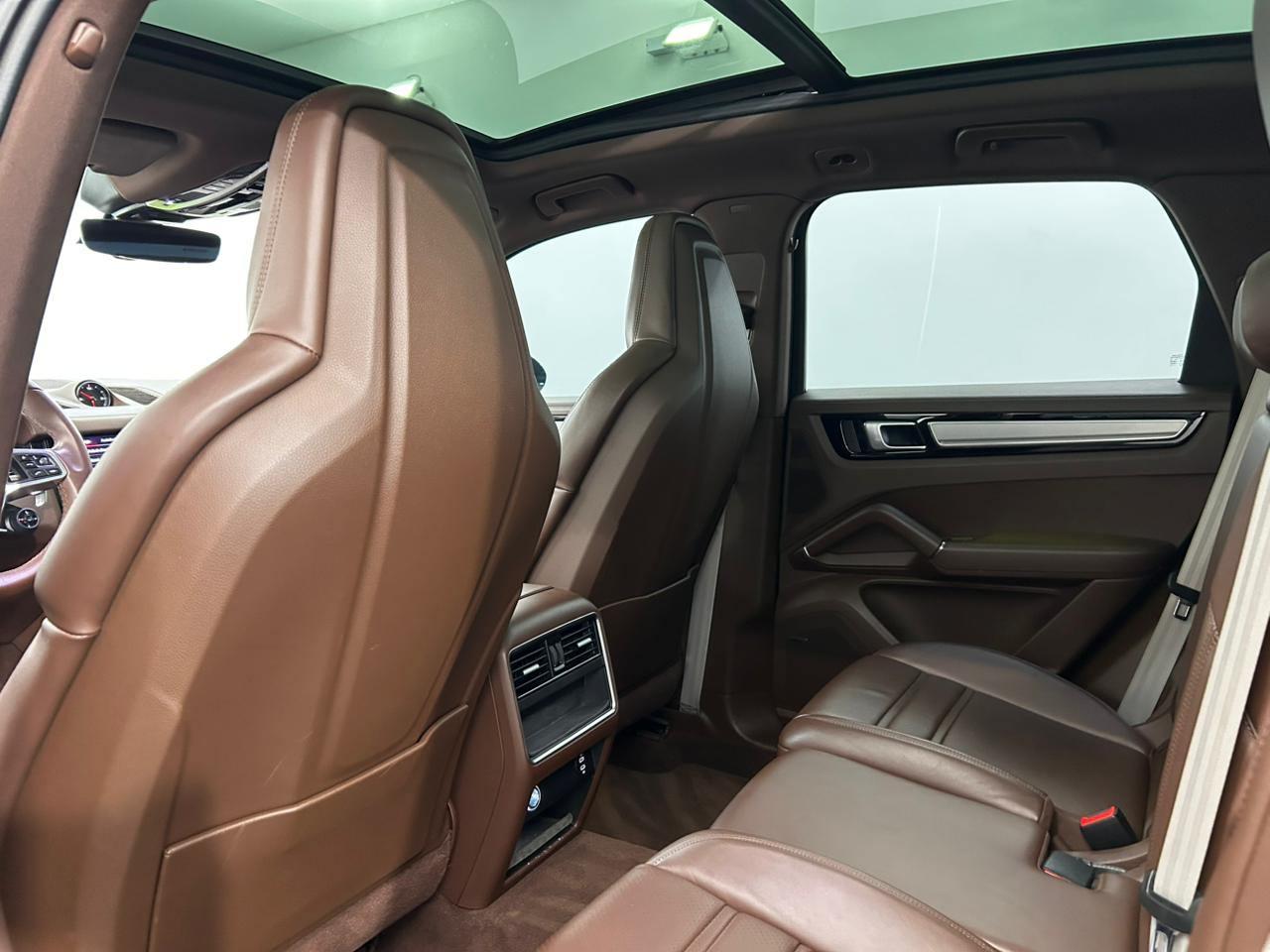 Porsche Cayenne PLATINUM EDITION E-HYBRID 462CV! 2022